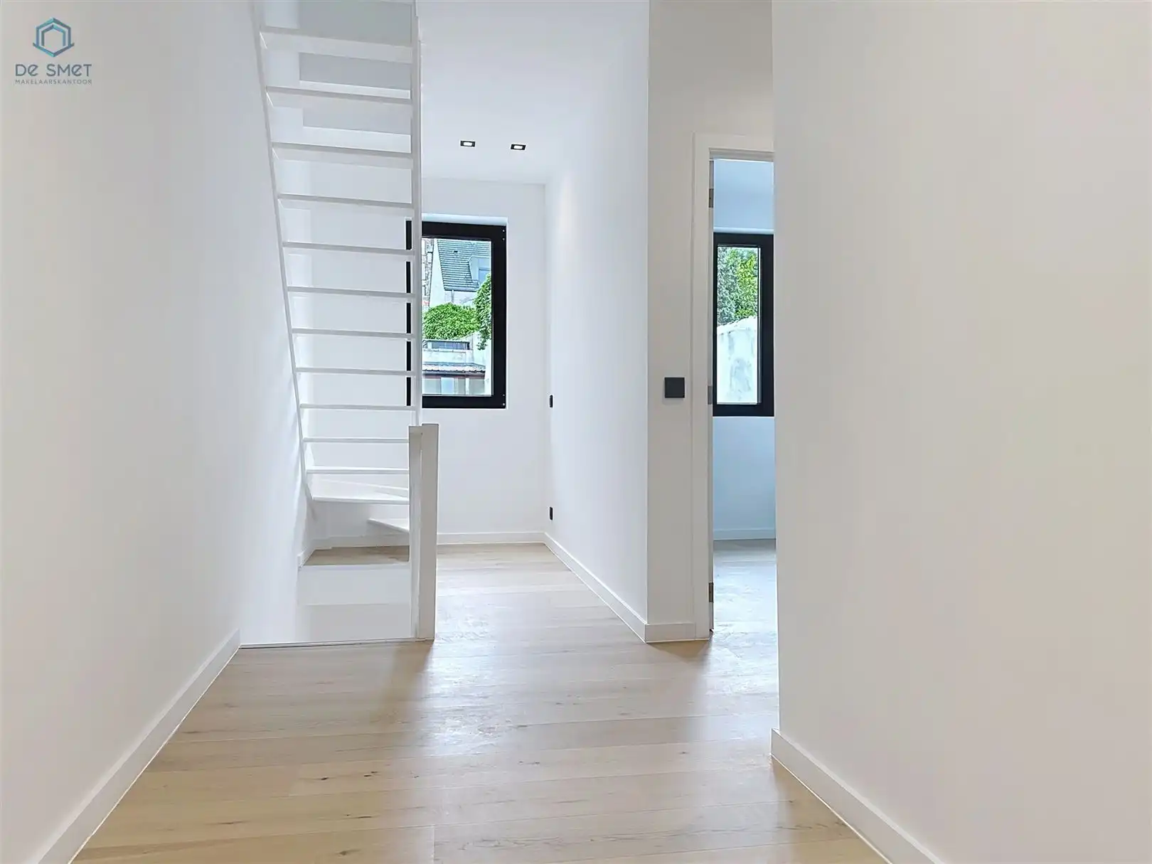 Prachtig gerenoveerde herenwoning met 5 slpks, 2 badkamers en tuin in het hart van Geraardsbergen foto 9