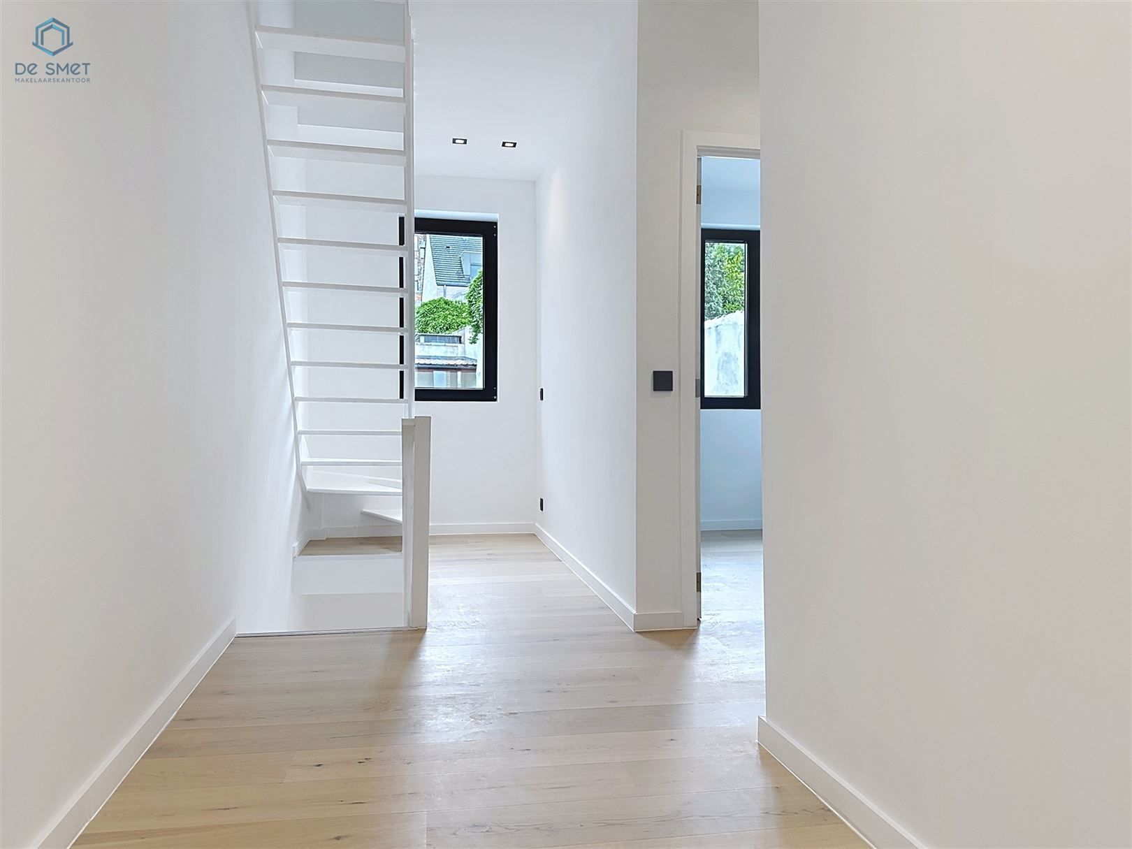 Prachtig gerenoveerde herenwoning met 5 slpks, 2 badkamers en tuin in het hart van Geraardsbergen foto 9