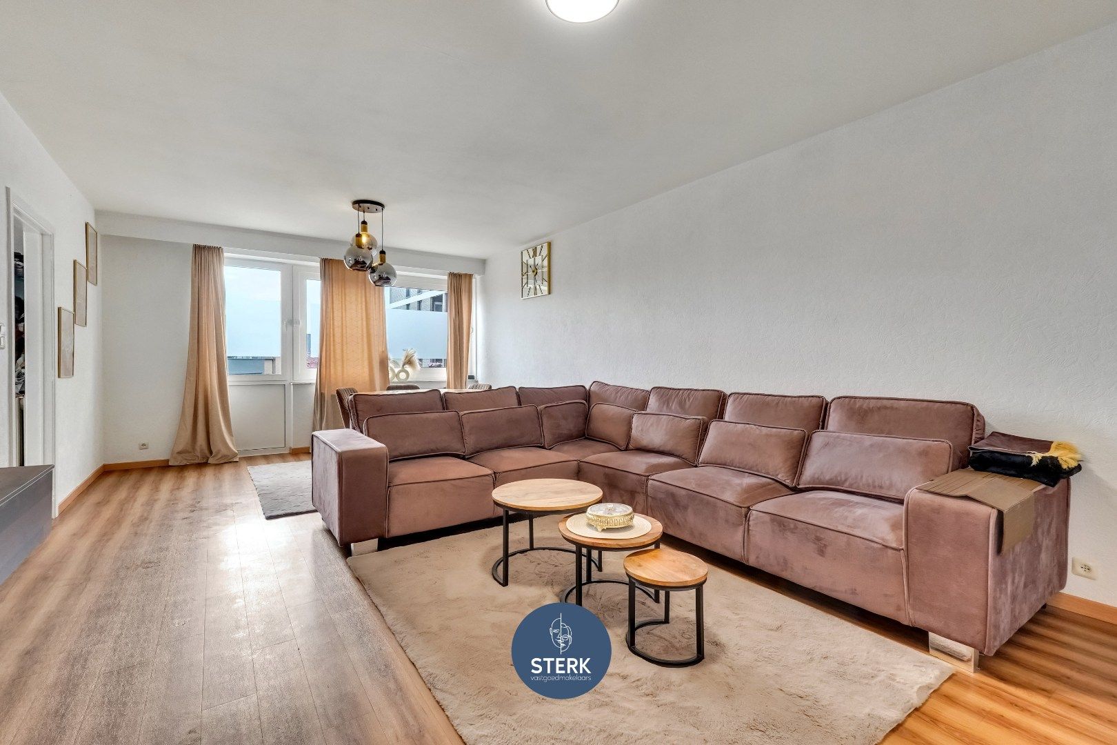 VERHUURD APPARTEMENT OP EEN UITSTEKENDE LOCATIE IN LANAKEN-CENTRUM !  foto 2