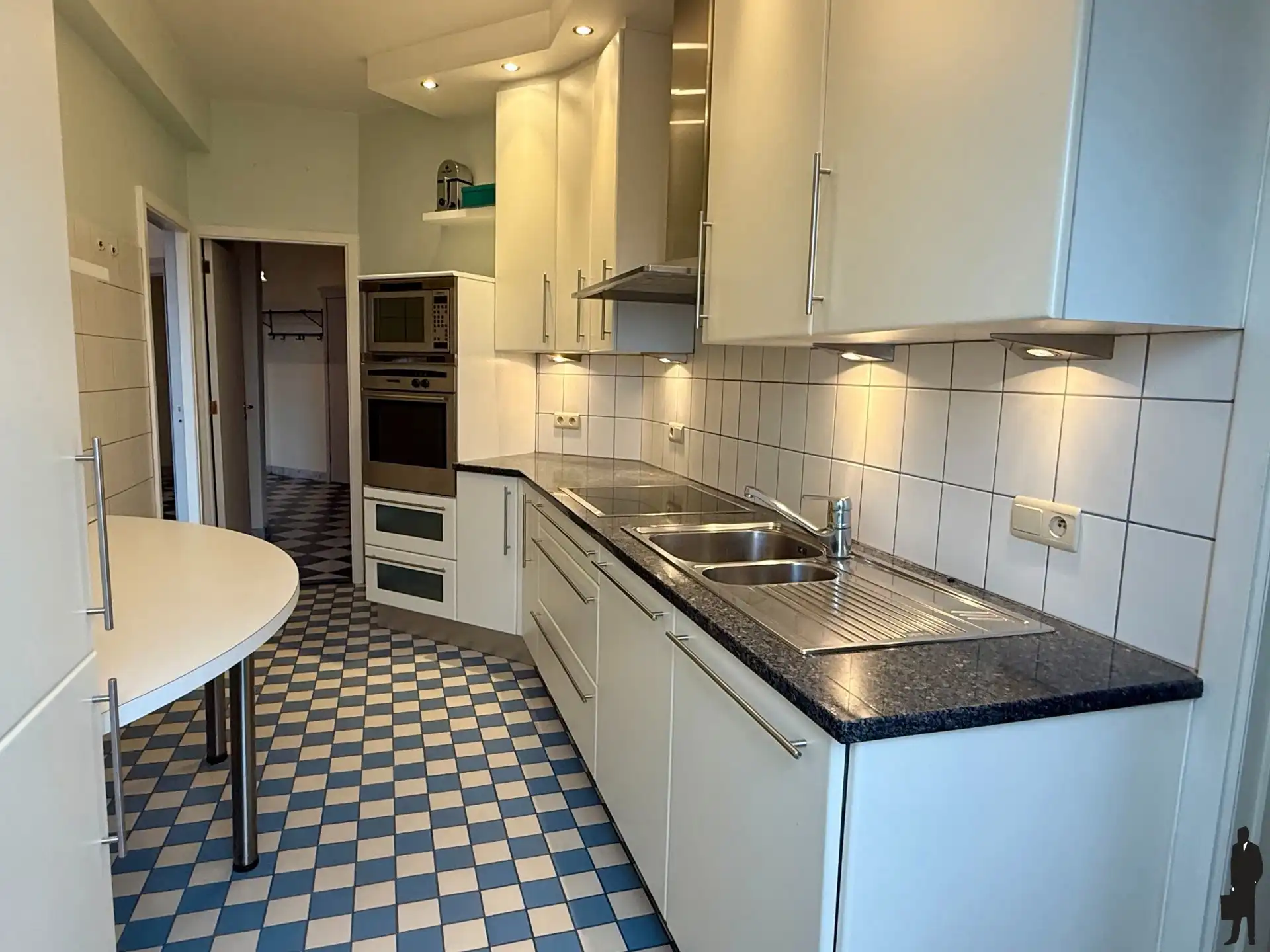 Zeer licht appartement op een absolute toplocatie. foto 6