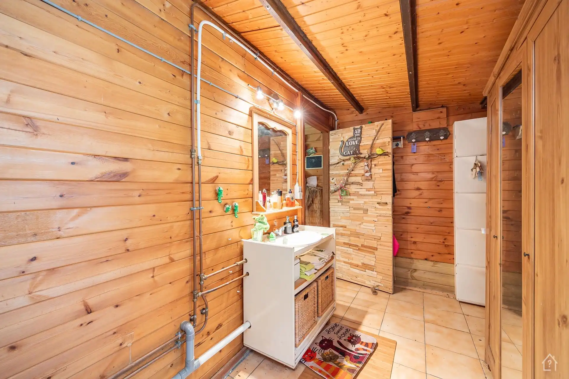 Vakantiechalet op prive perceel met idylische eigen vijver foto 6
