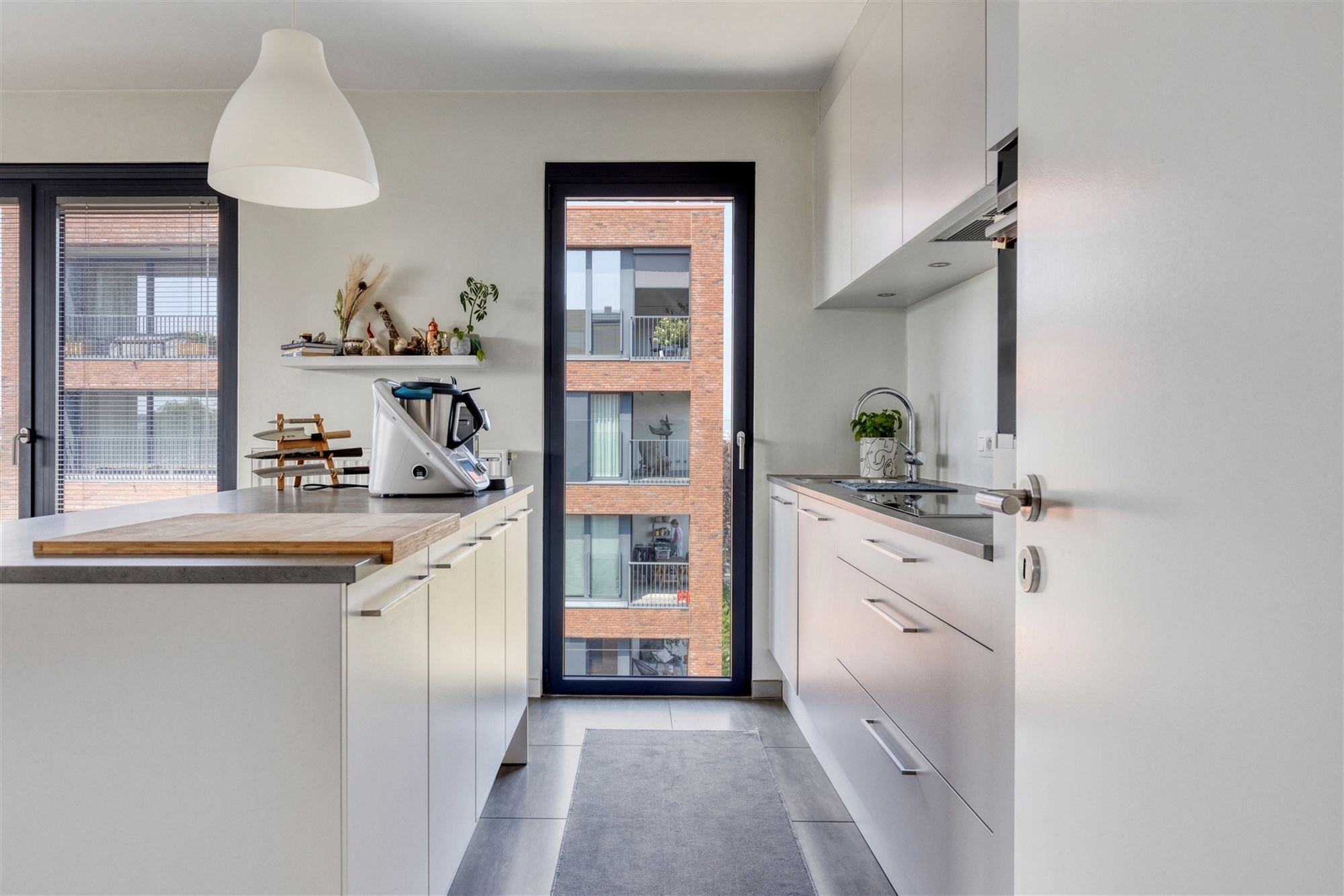 Subliem appartement met ruim terras en parking in't Groen Kwartier foto 10