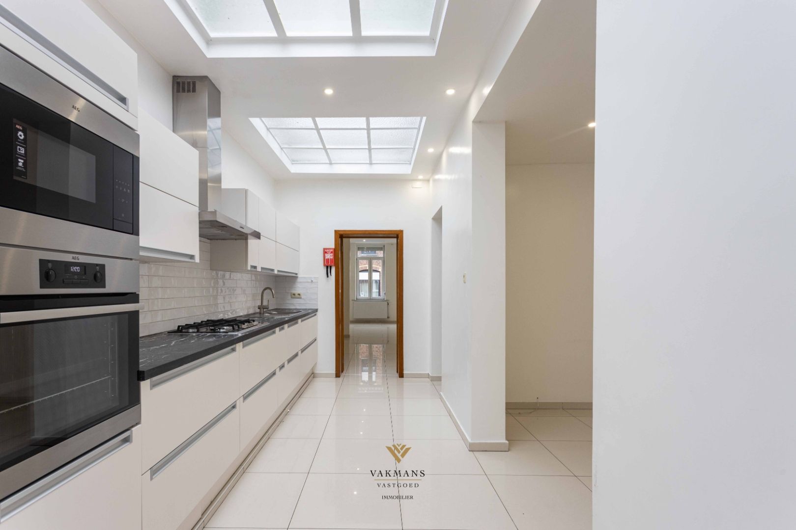 Ruime woning met 4 slaapkamers op rustige locatie foto 19