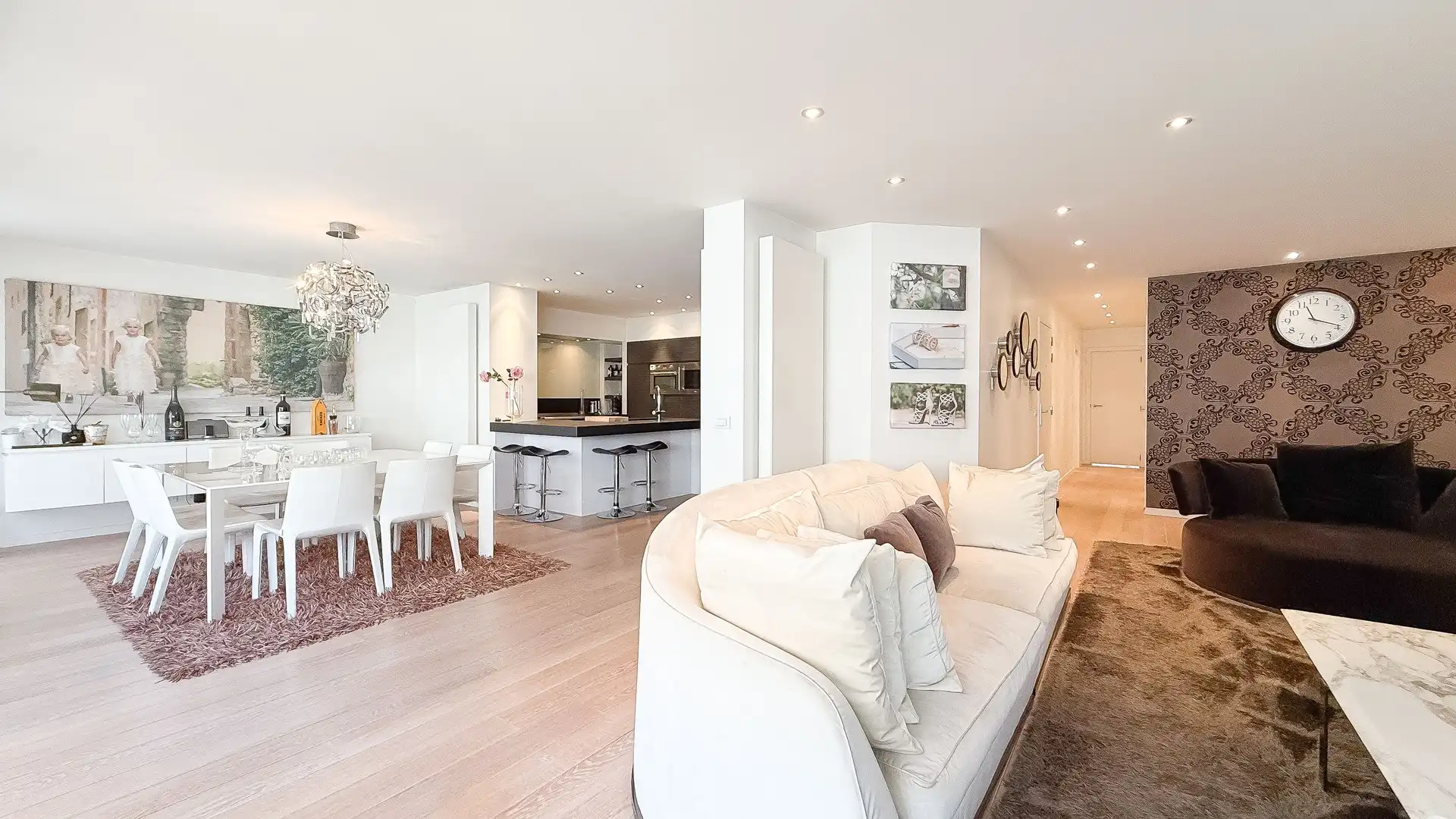 Ruim appartement van 163m² met 11 m² façade in de Dumortierlaan. foto 6