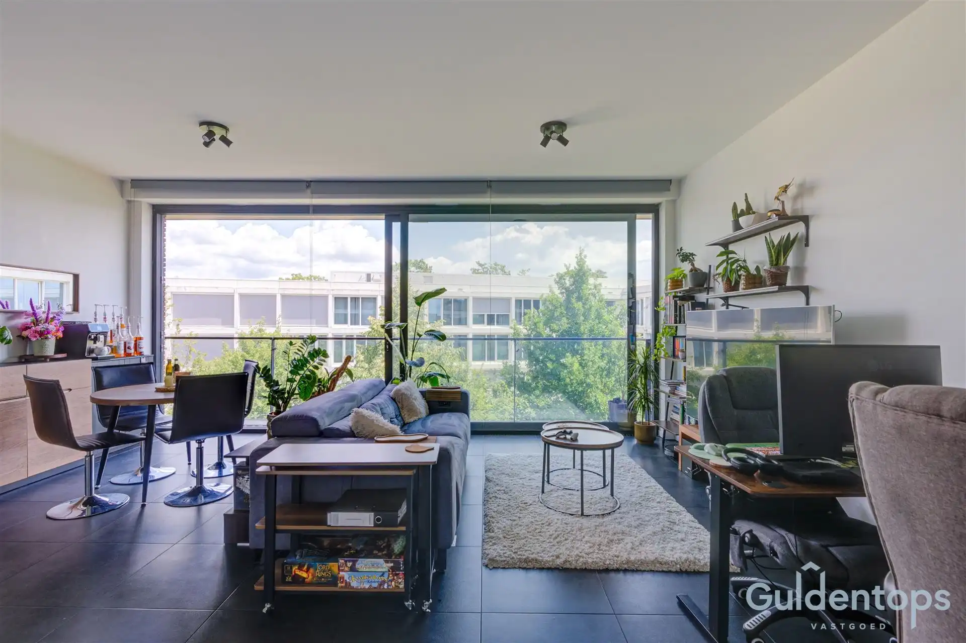Uitstekend gelegen ruim 1 slaapkamerappartement  foto 2