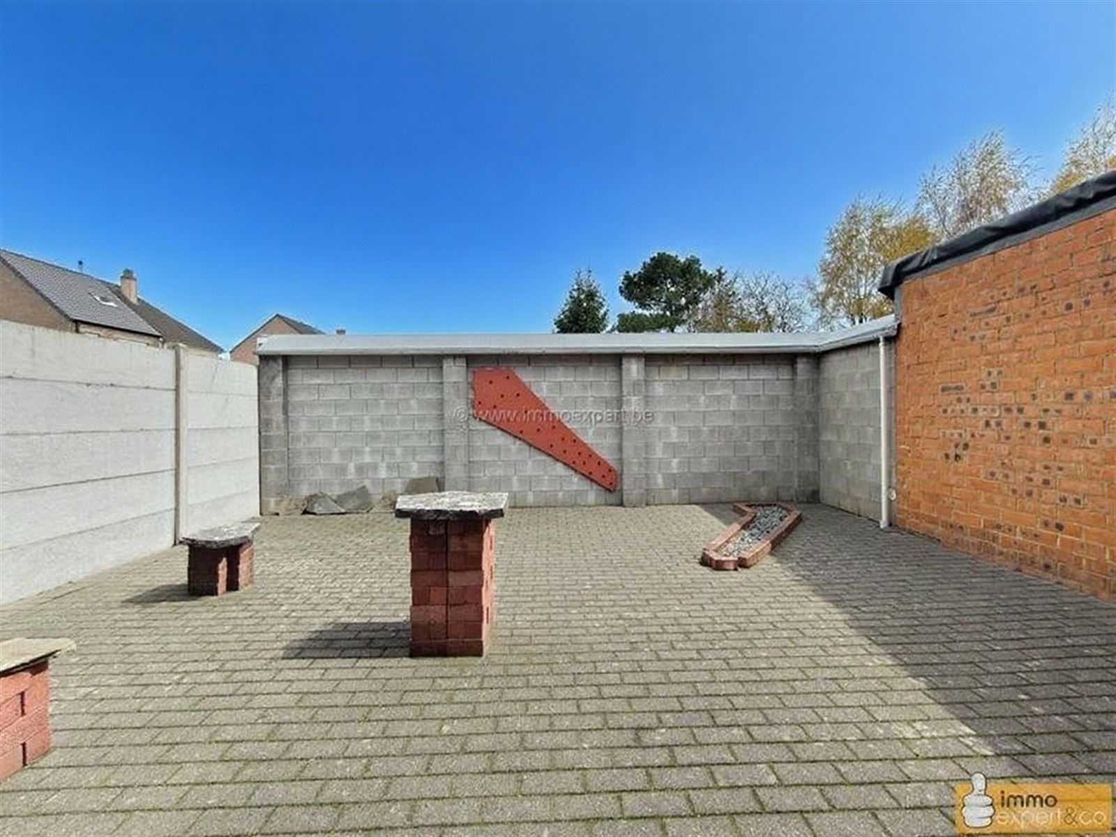 TERNAT: Woning centraal gelegen met 5 slpks en 2 badks foto 6