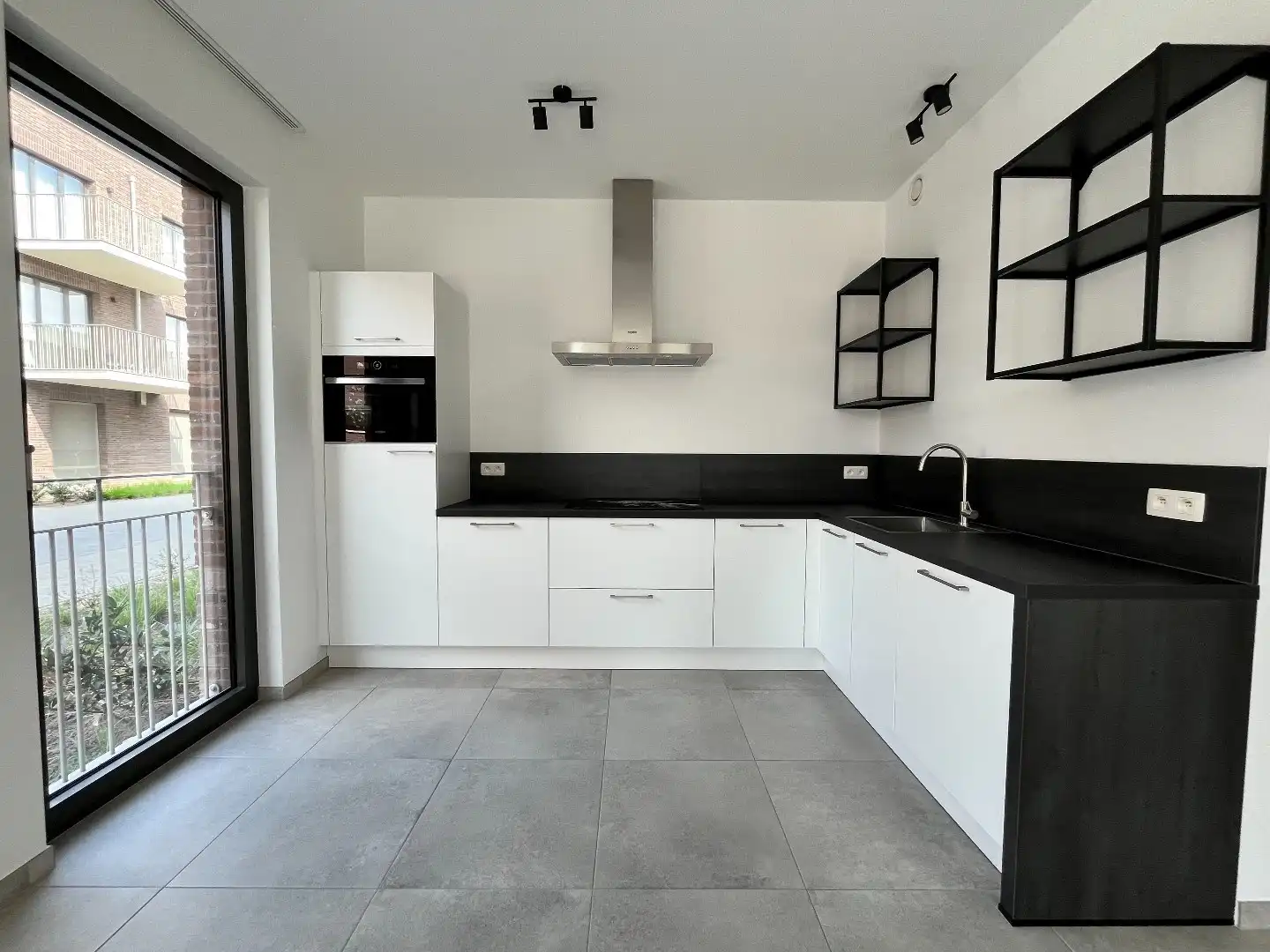 Prachtig 1 slpk-appartement met terras en autostaanplaats nabij het Galgenweel foto 6