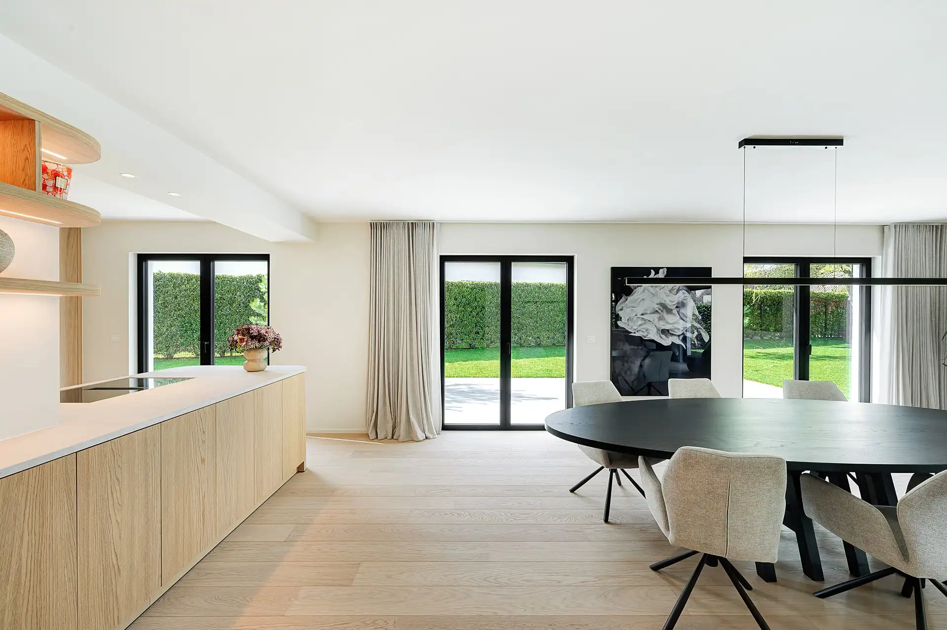 Smaakvol afgewerkte villa in Maaiken met ruime tuin foto 3