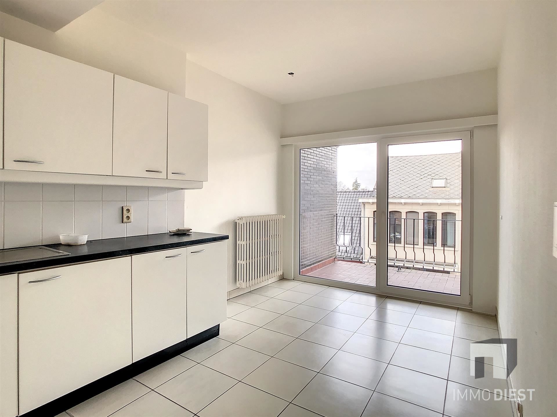 Zeer ruim appartement in het centrum van Diest foto 6