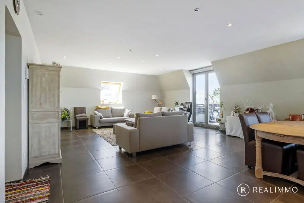 Luxueuze penthouse van 160 m² met 3 slaapkamers en parkting te Dottenijs! foto 2