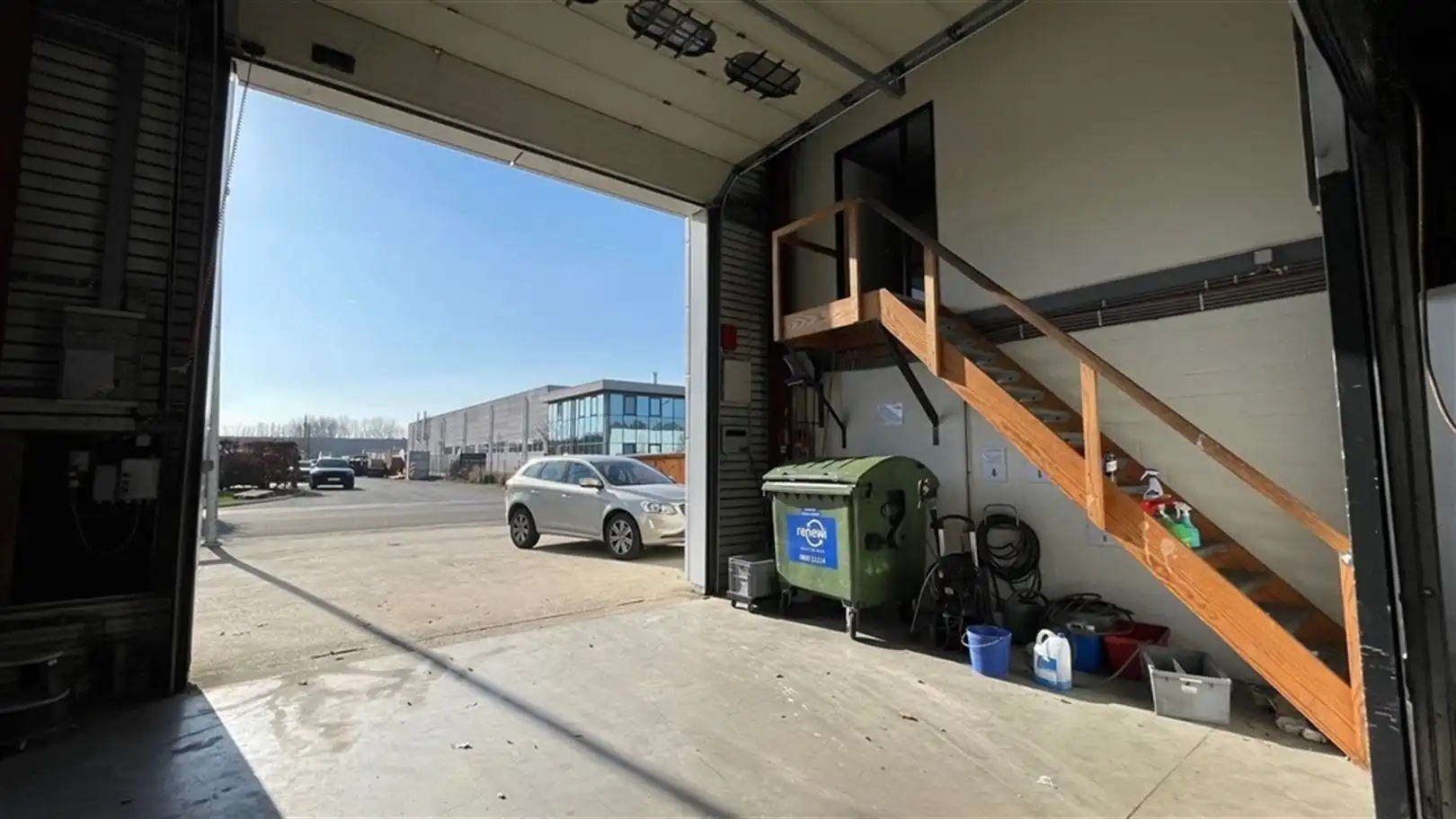 Magazijn op uitmuntende locatie in Sint-Niklaas foto 11