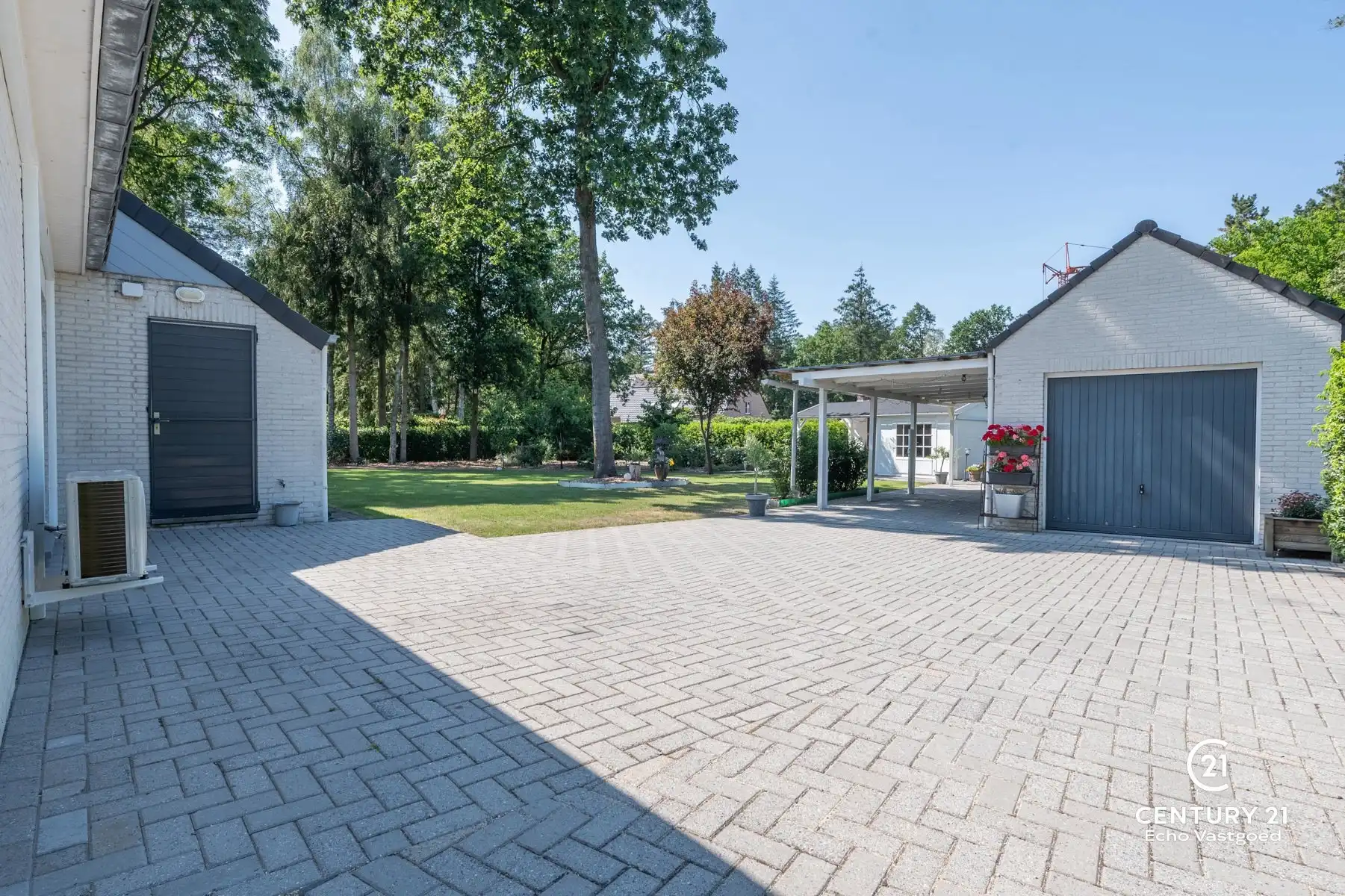 Onderhouden, energiezuinige gelijkvl. villa met mooie tuin foto 26