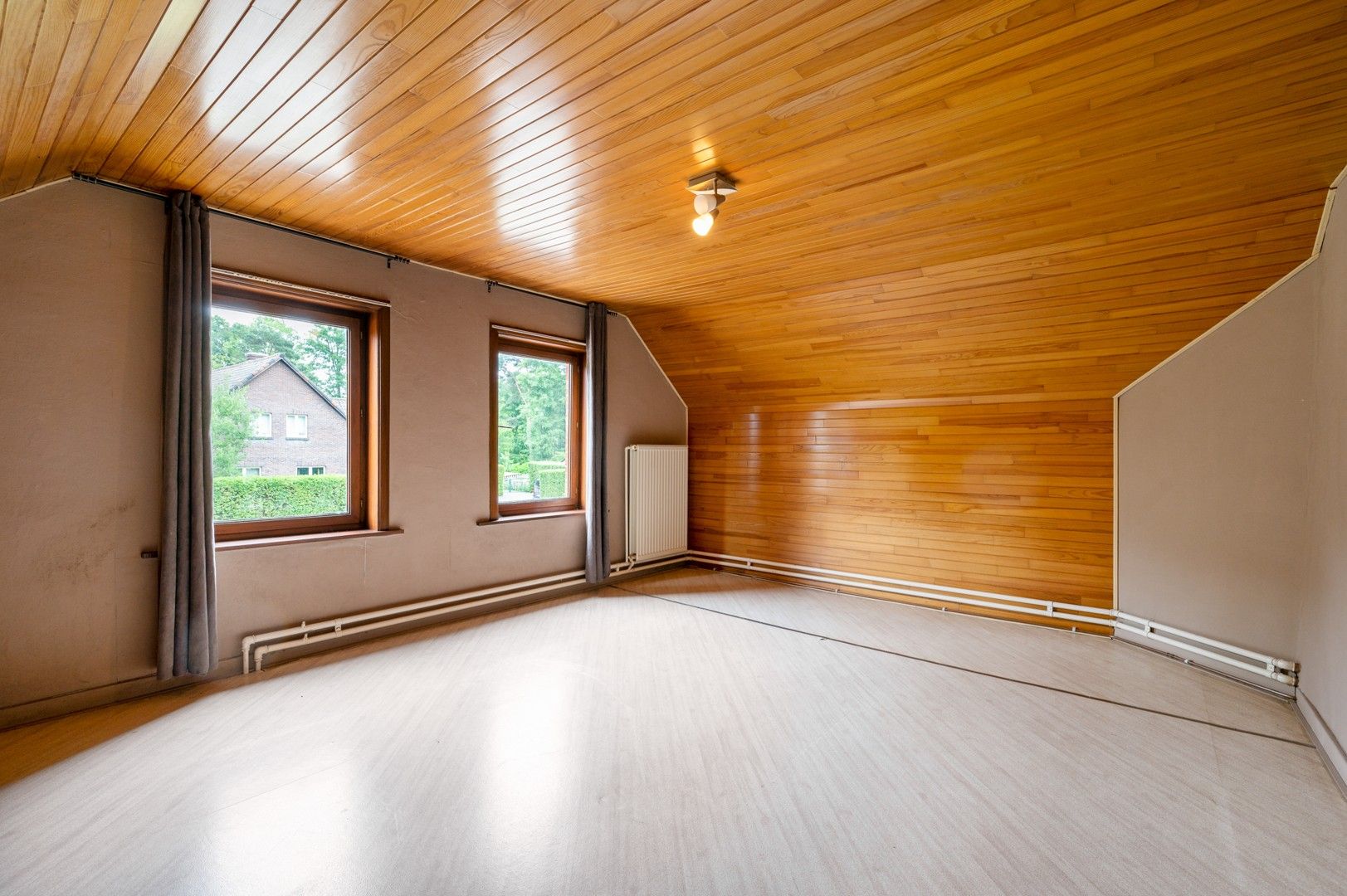 Te renoveren woning met tuin en garage in Wolfsdonk! foto 17