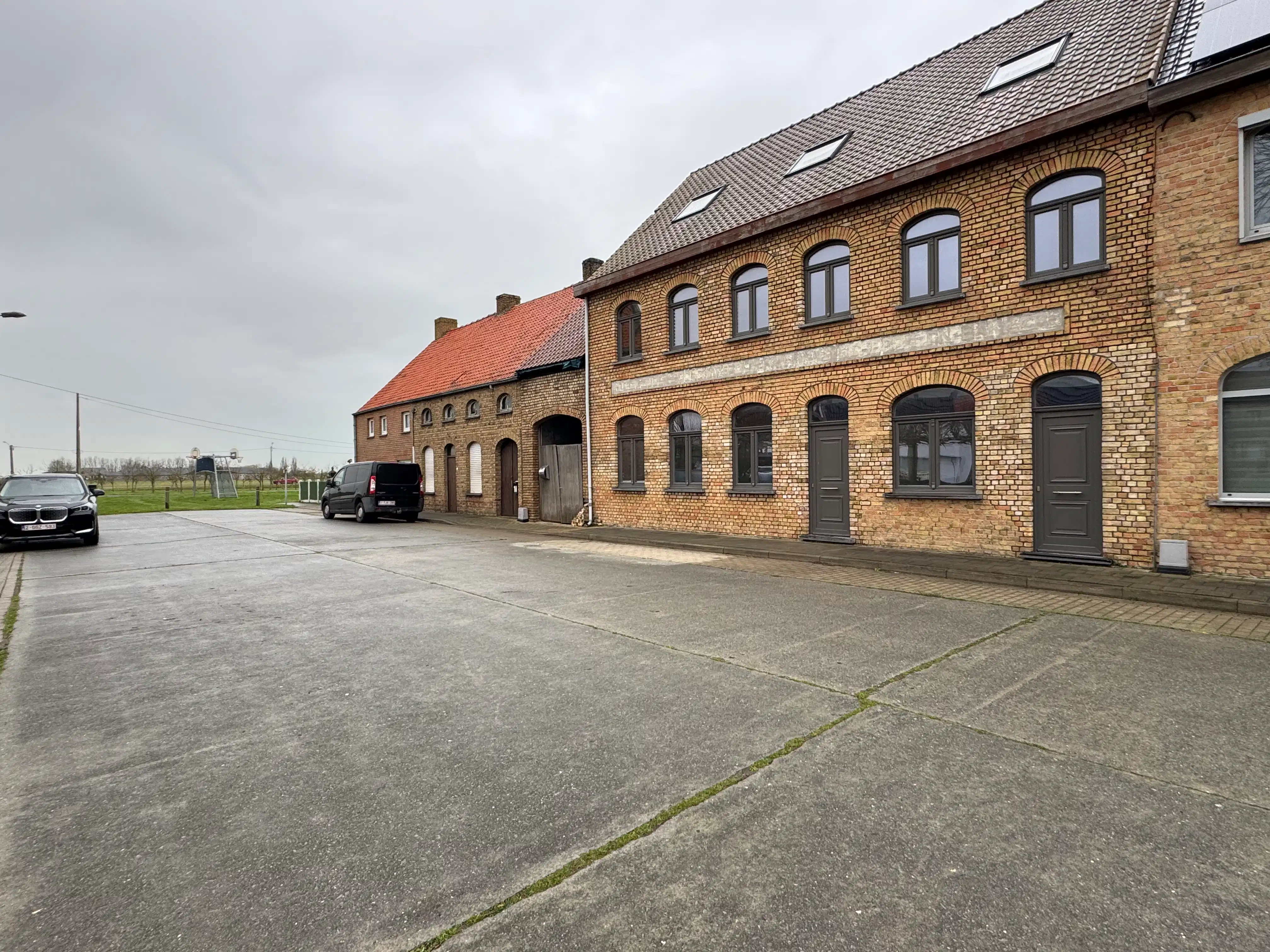 Karaktervolle dorpswoning met veel potentieel foto 22