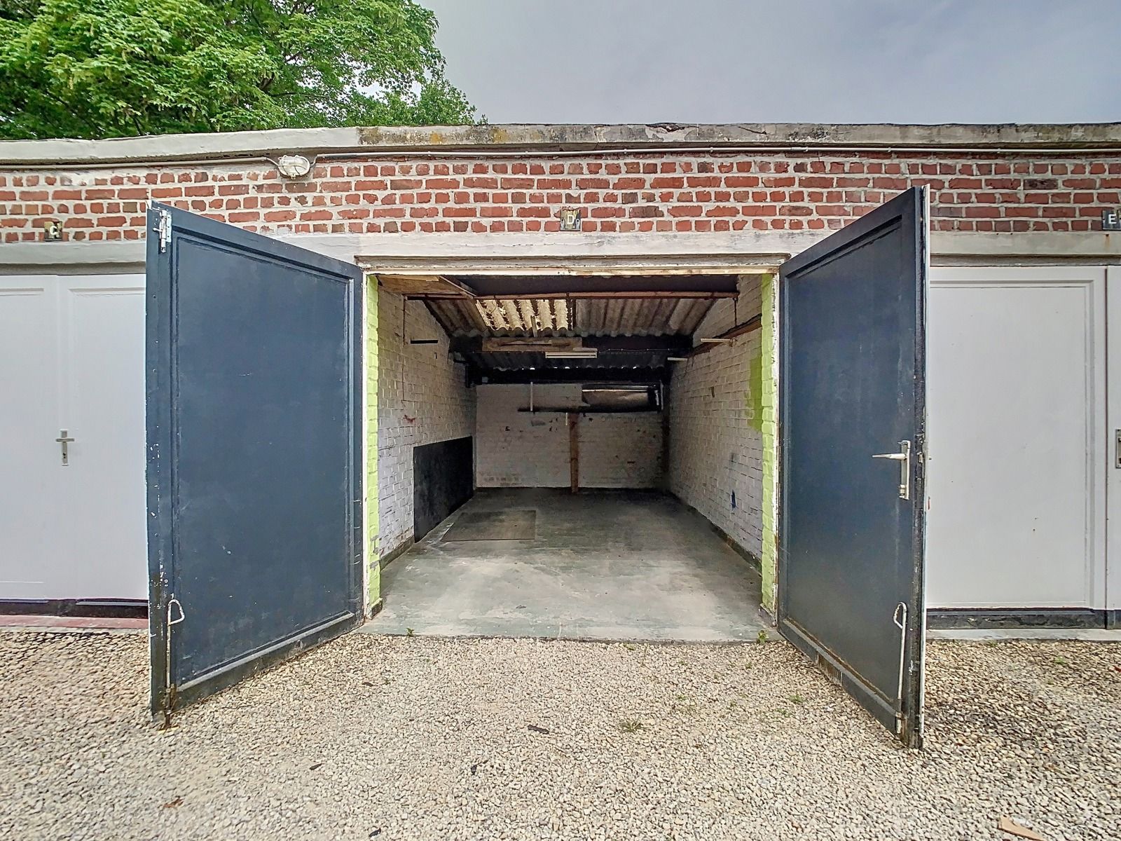 Mooie stadswoning met 2 SLPK,tuin en optionele garage! foto 25