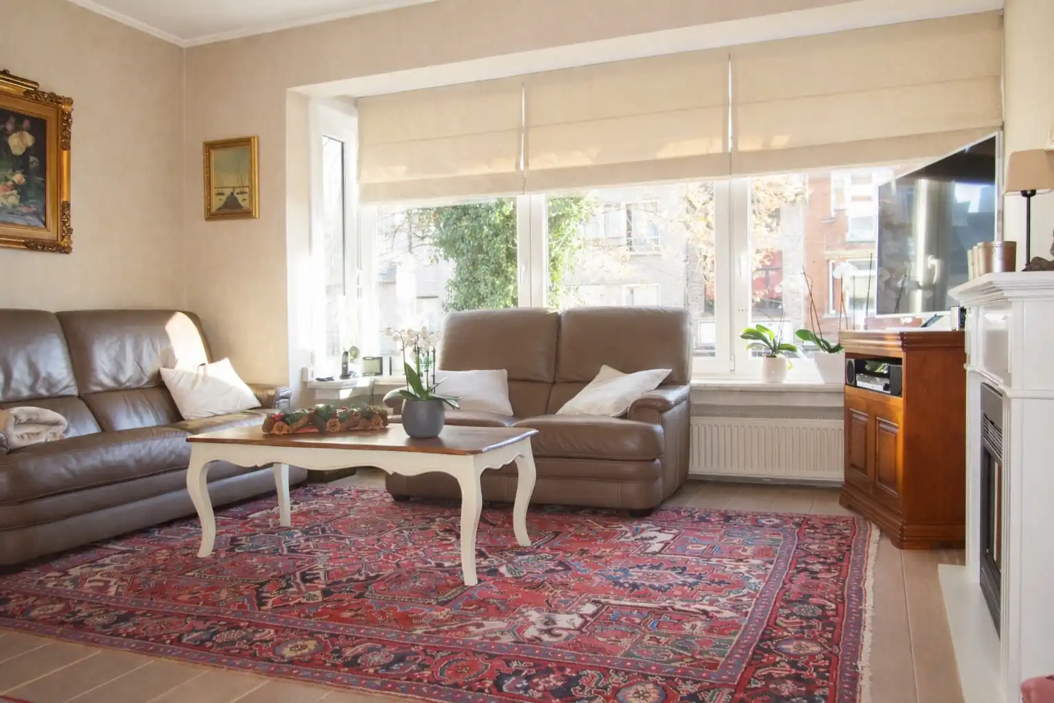 Dit prachtig gerenoveerde appartement uit 2010 is gelegen in het centrum van Zottegem, op de eerste verdieping van een verzorgd gebouw met lift.  foto 5