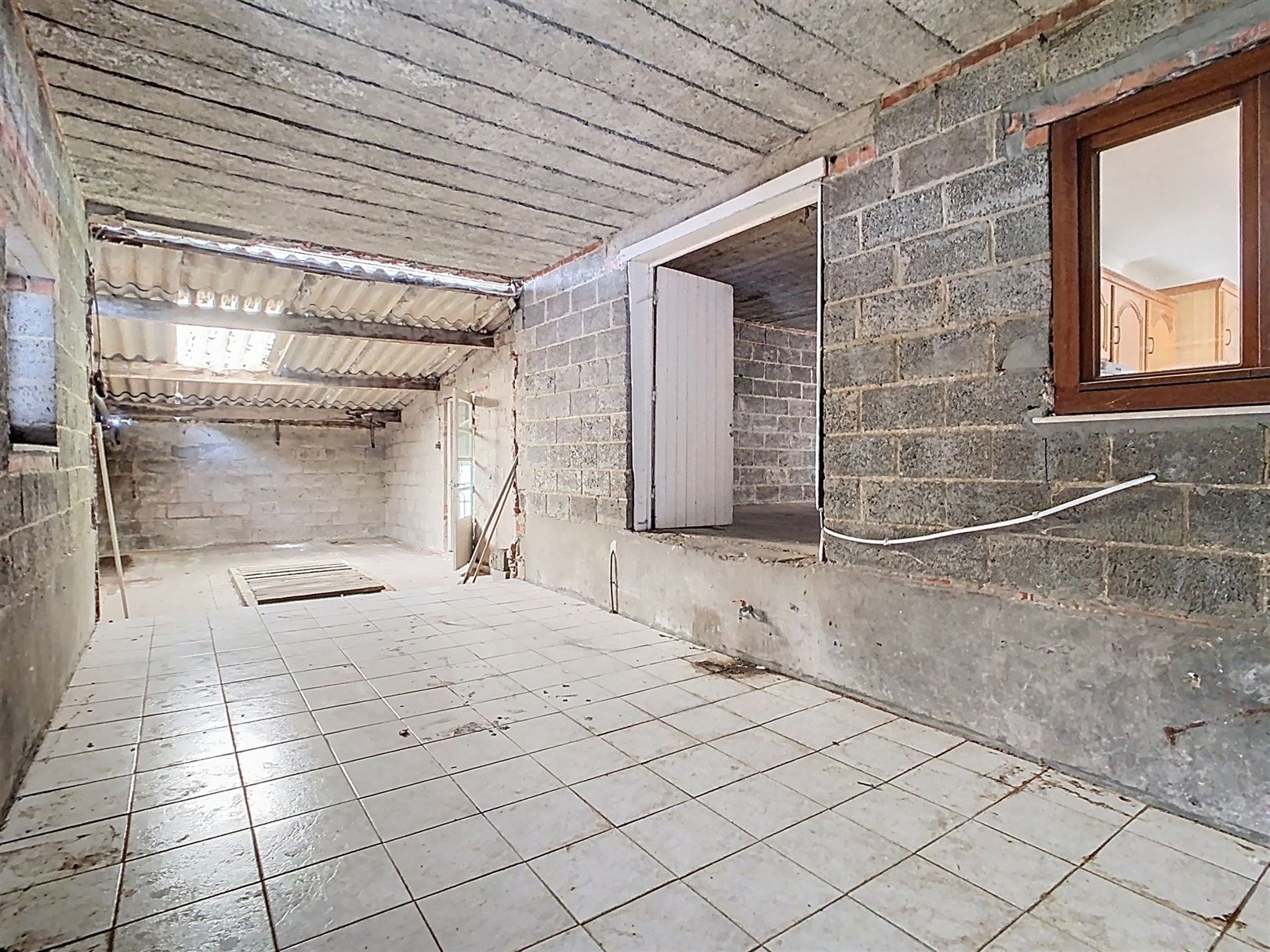 Te renoveren woning met garages, atelier, 12a 57ca foto 21