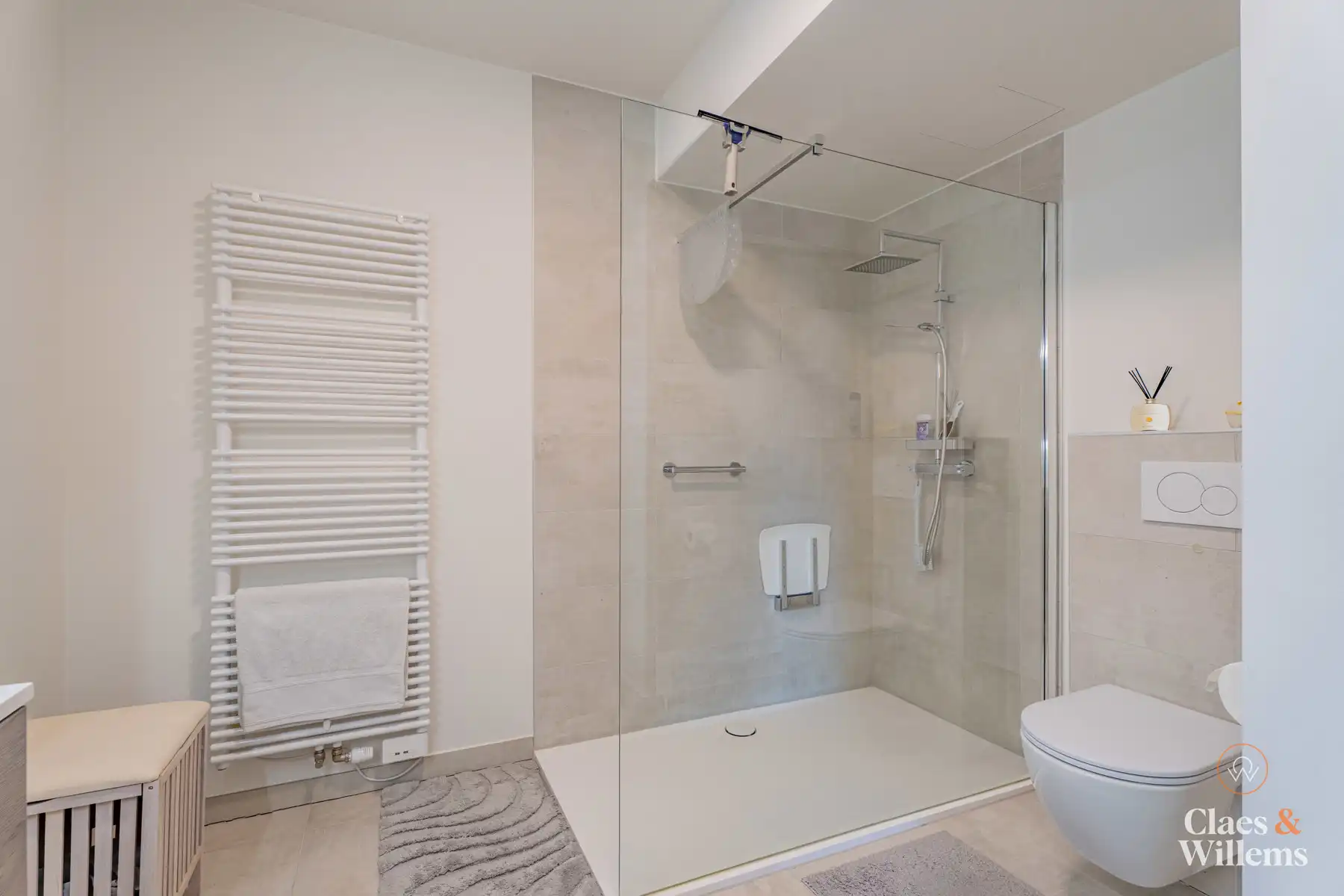 Stijlvol 3 slaapkamer appartement met terras te Halle foto 14