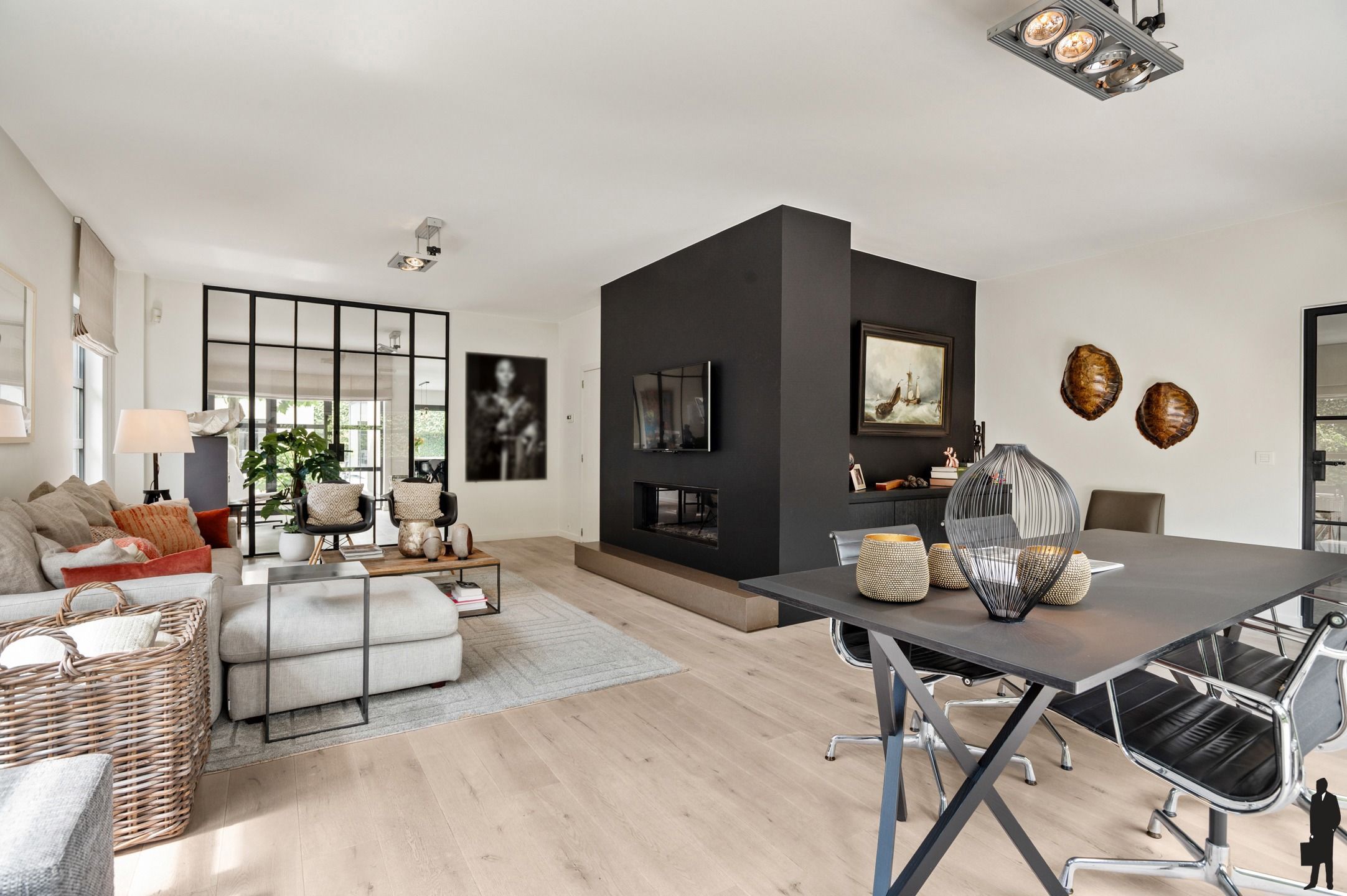 Gerenoveerde woning met 5 ruime slpks, 3 badks en ZW tuin foto 10