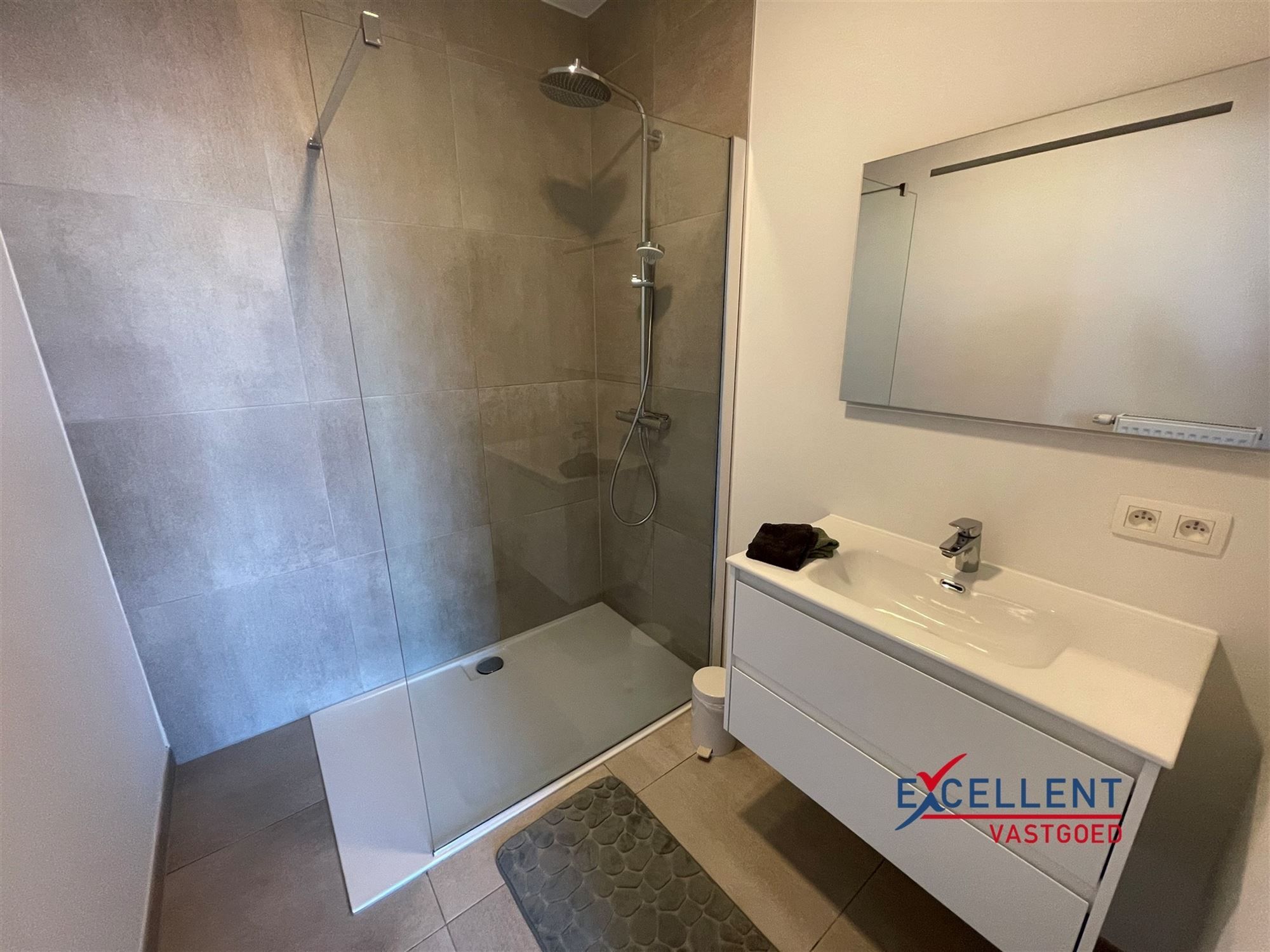 Nieuwbouw 1-slaapkamer appartement te huur met staanplaats te Deinze foto 8