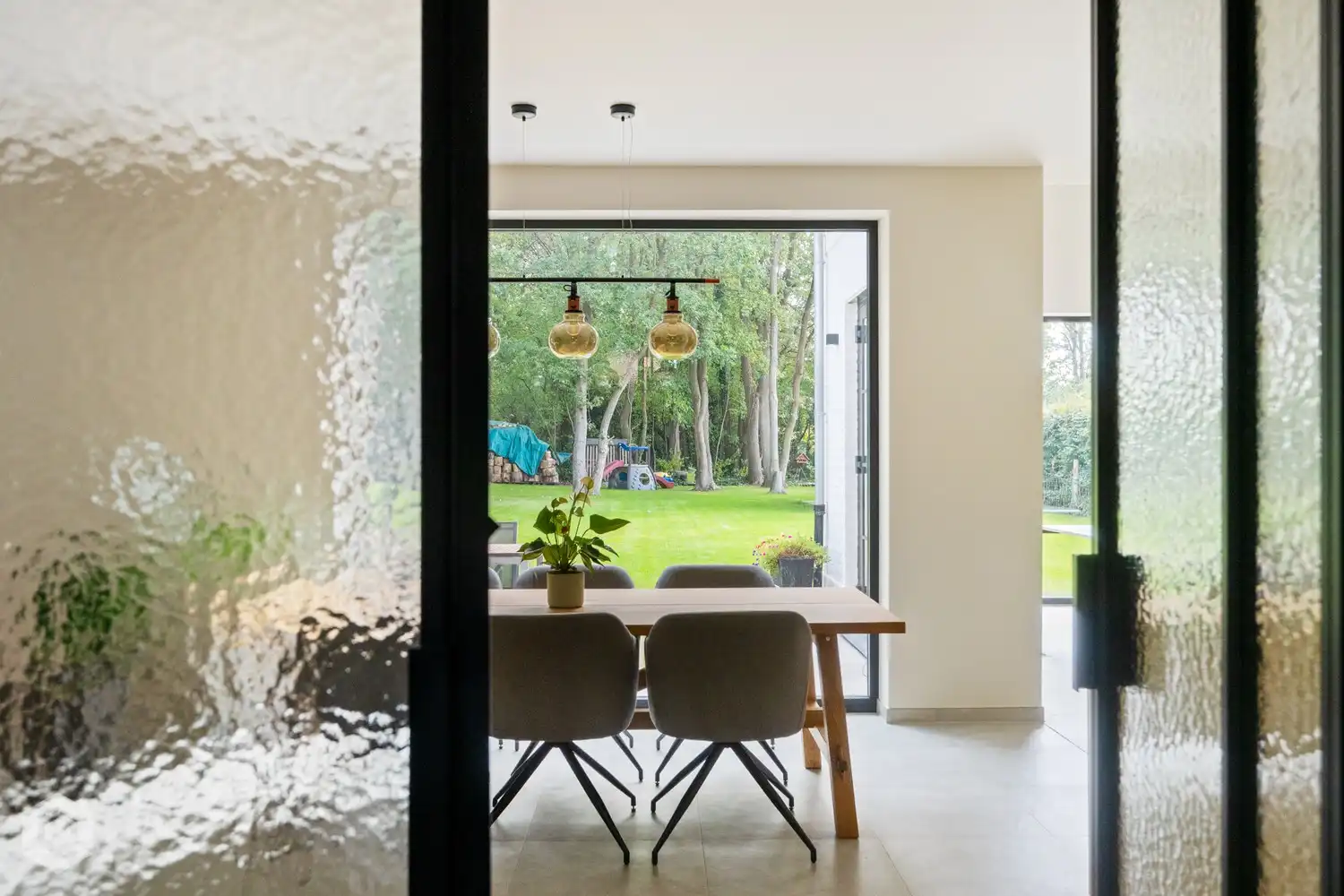 Luxe, energieneutrale villa met 5 slpkrs en prachtige tuin op top-locatie te Putte foto 6