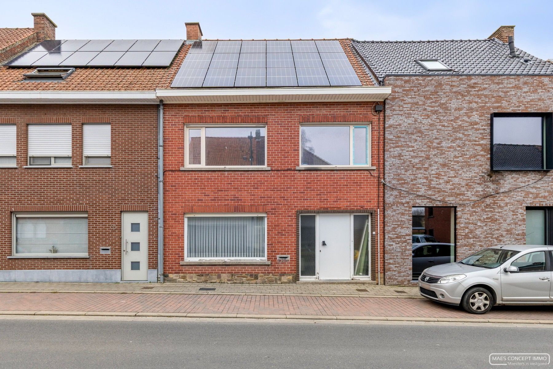Af te werken te koop woning in het centrum van Ingooigem foto {{pictureIndex}}