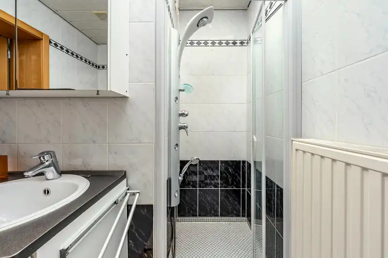 Roeselare : Instapklare, gerenoveerde rijwoning in hartje Roeselare! foto 14