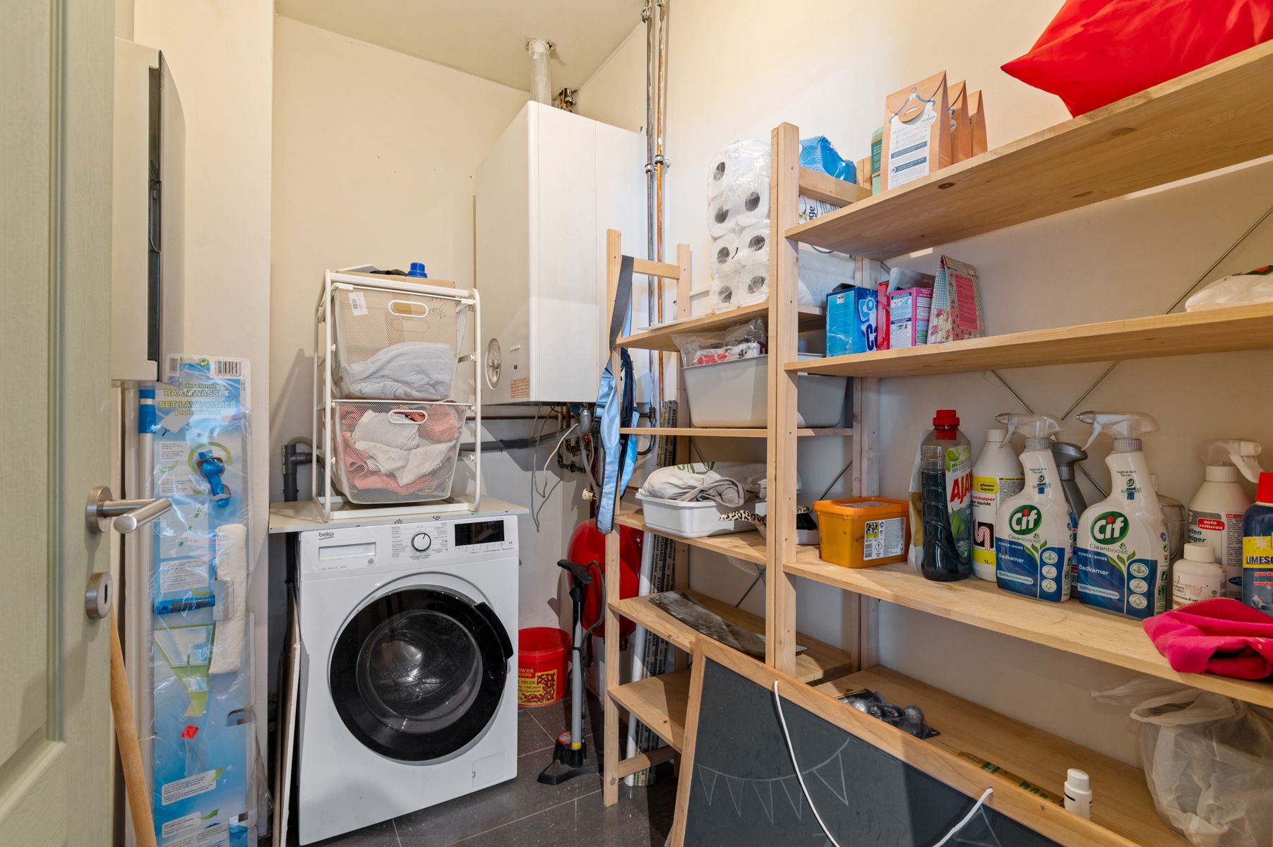 Zeer ruime gerenoveerde loft met staanplaats  foto 8