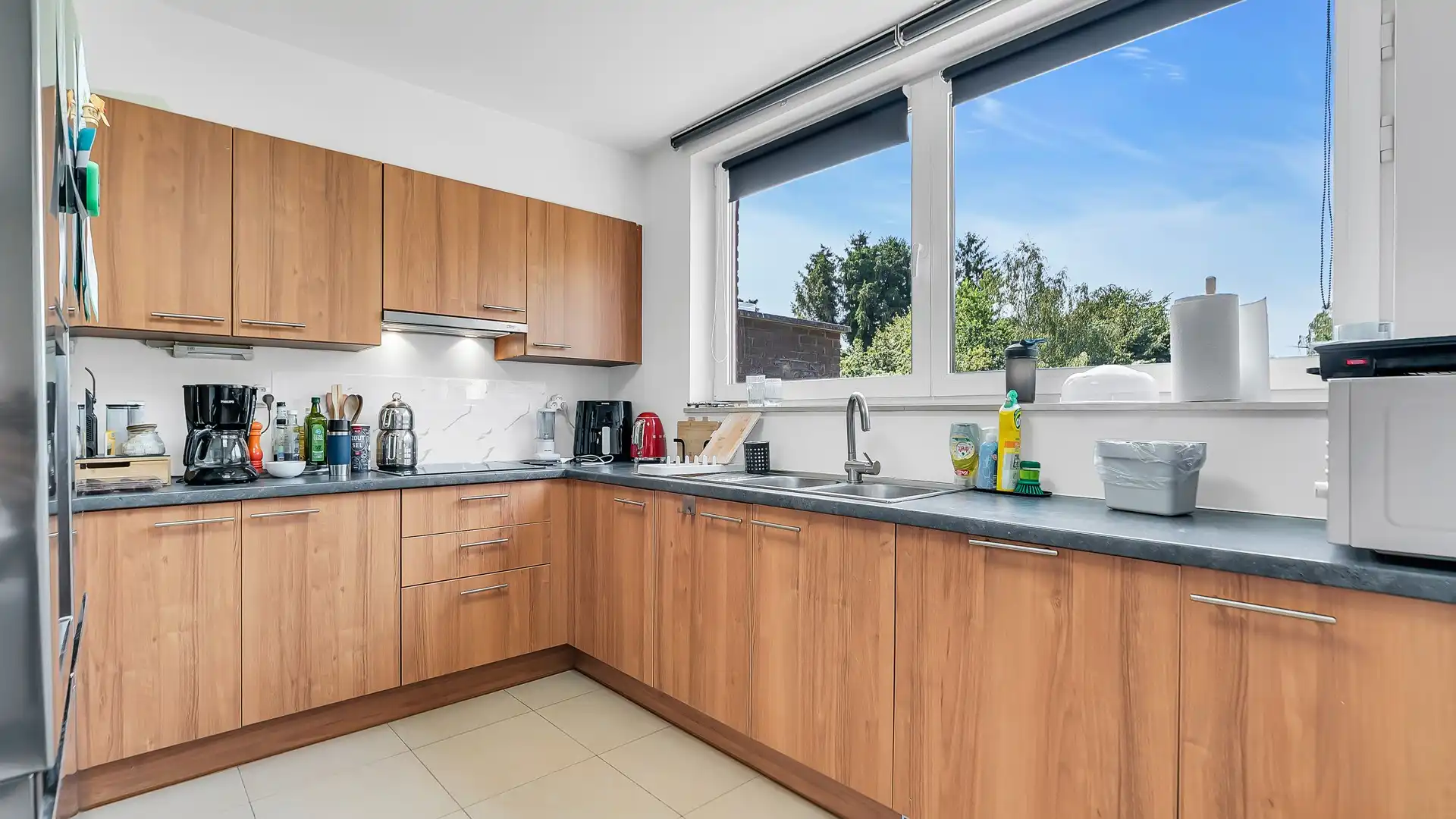 Ruim en instapklaar appartement met 3 slpkrs vlakbij Genk centrum foto 6