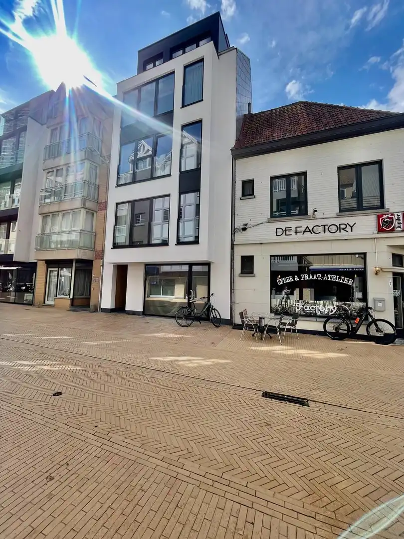 Prachtig handelspand ideaal gelegen in het centrum van Heist.&nbsp; foto 4