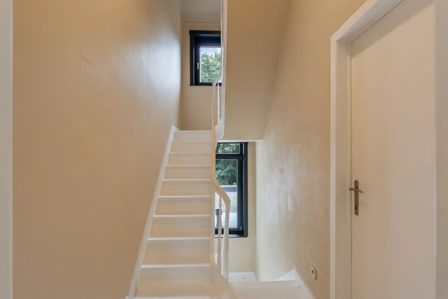 Gerenoveerde en energiezuinige woning met 4 slaapkamers en een tuin grenzend aan het Mariapark te Leuven! foto 15