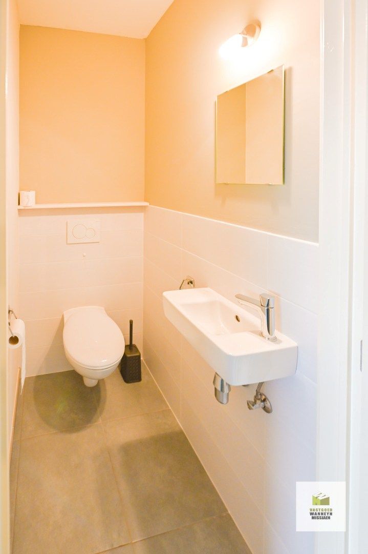 Gelijkvloers appartement met 2 slaapkamers, 2 badkamers en terras foto 9