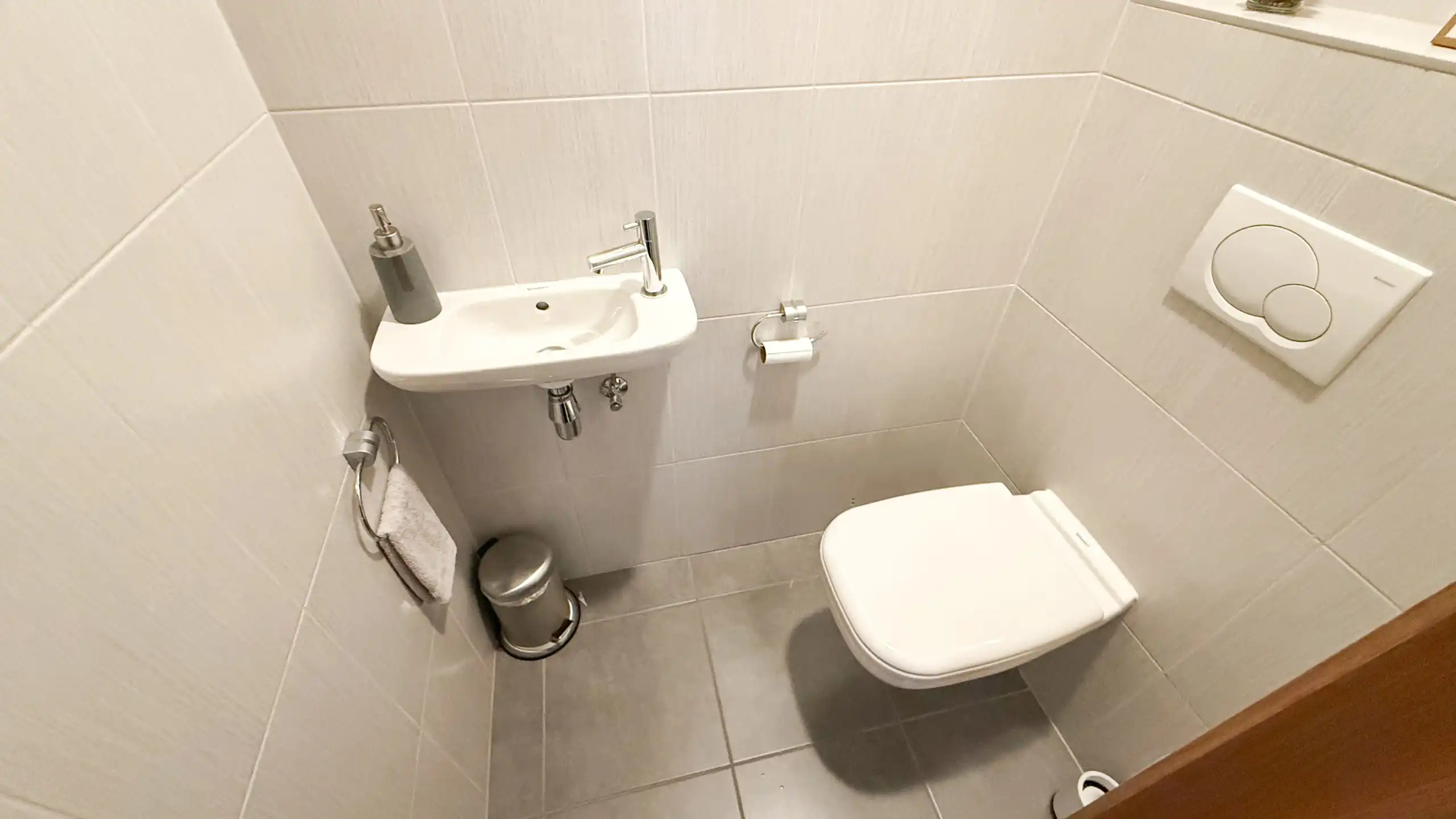 Ruim gelijkvloers appartement met tuin en parking foto 19