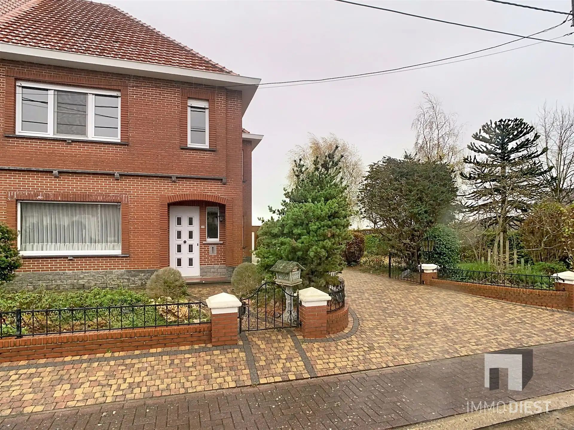 Karaktervolle charmante woning + perceel tuin foto 2