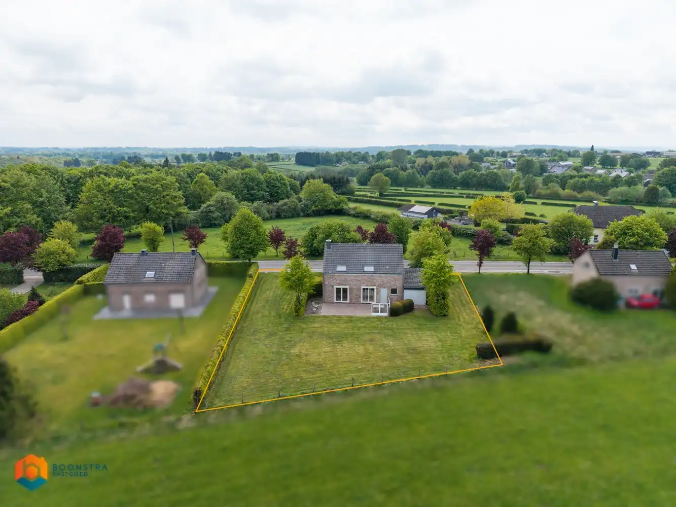 Instapklare woning met 4 slpkrs op perceel van 1122m² in regio Waimes foto 3