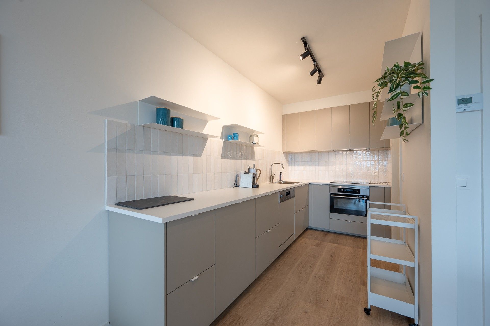 Gemeubeld: zonnig appartement met open zicht! foto 6