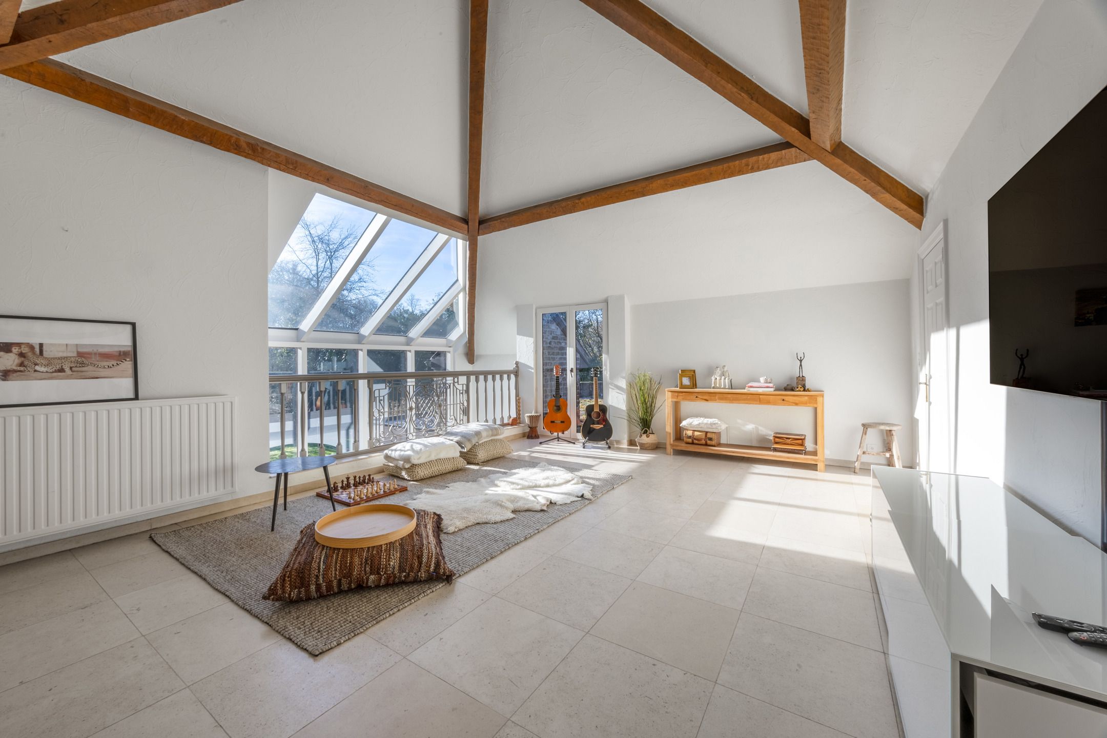 Unieke woning met prachtige tuin en veel privacy foto 6