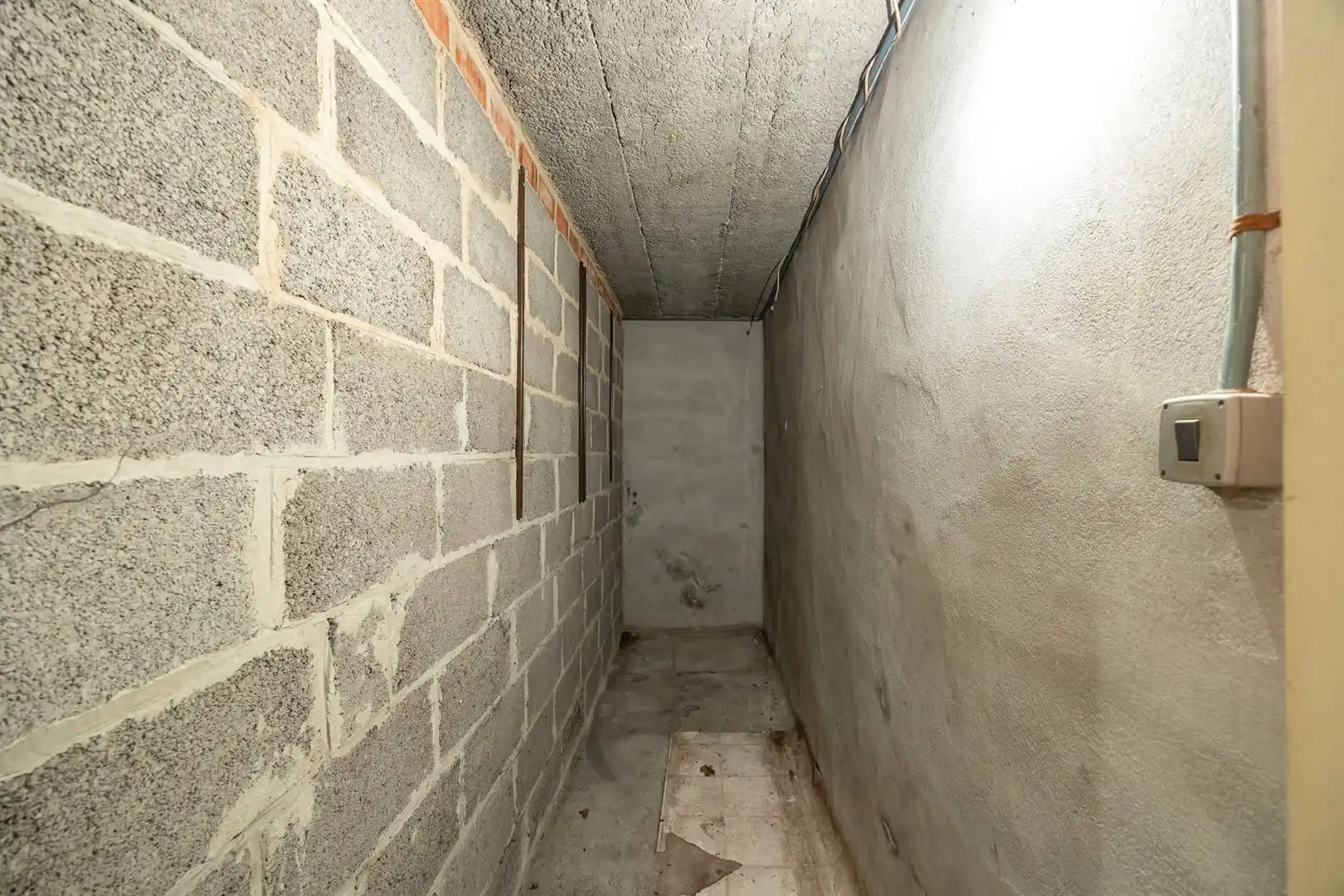 Op te frissen 3-slaapkamerappartement met lift en kelderberging  foto 21