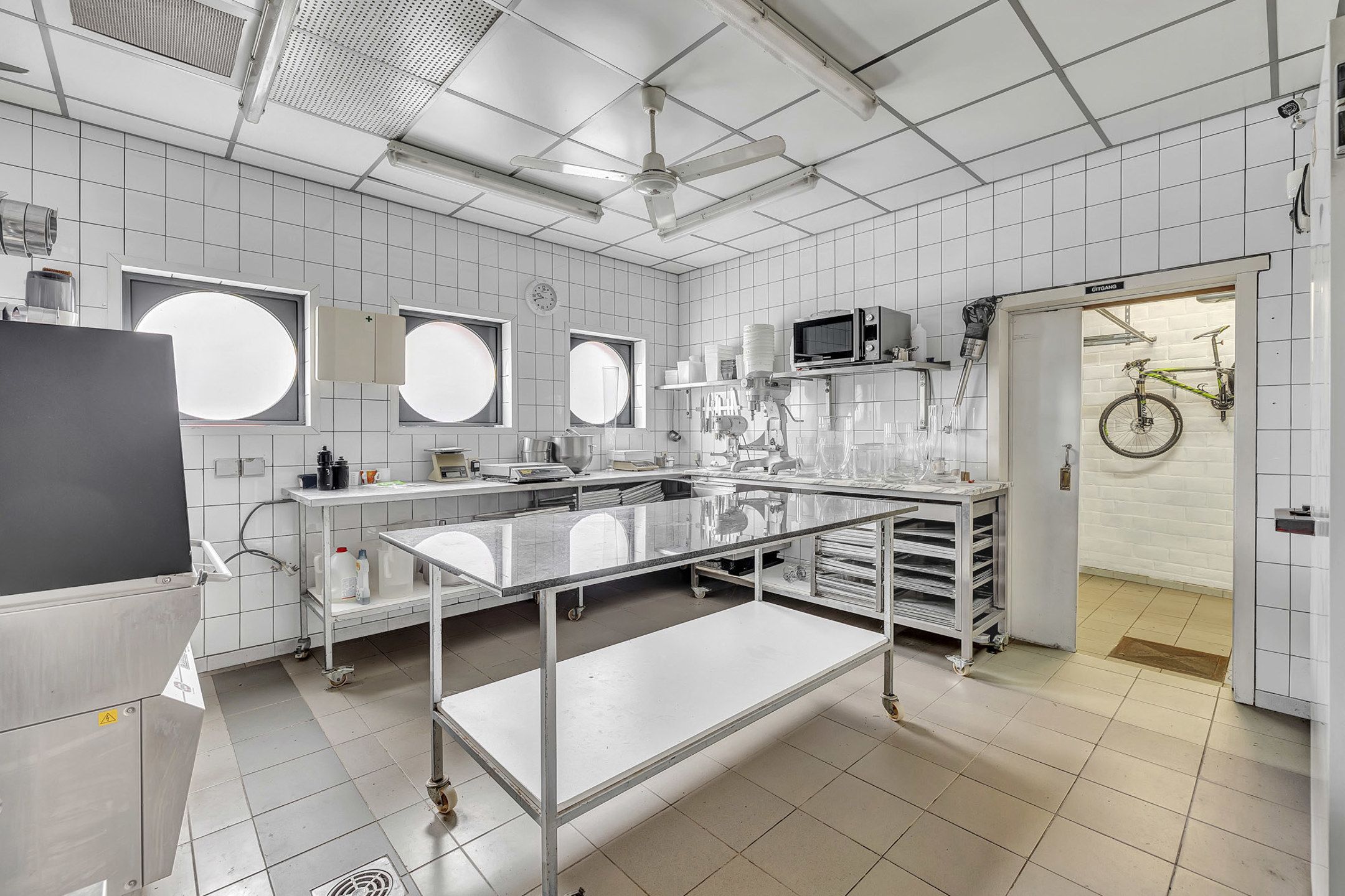 Unieke woning met oplsagplaats foto 21