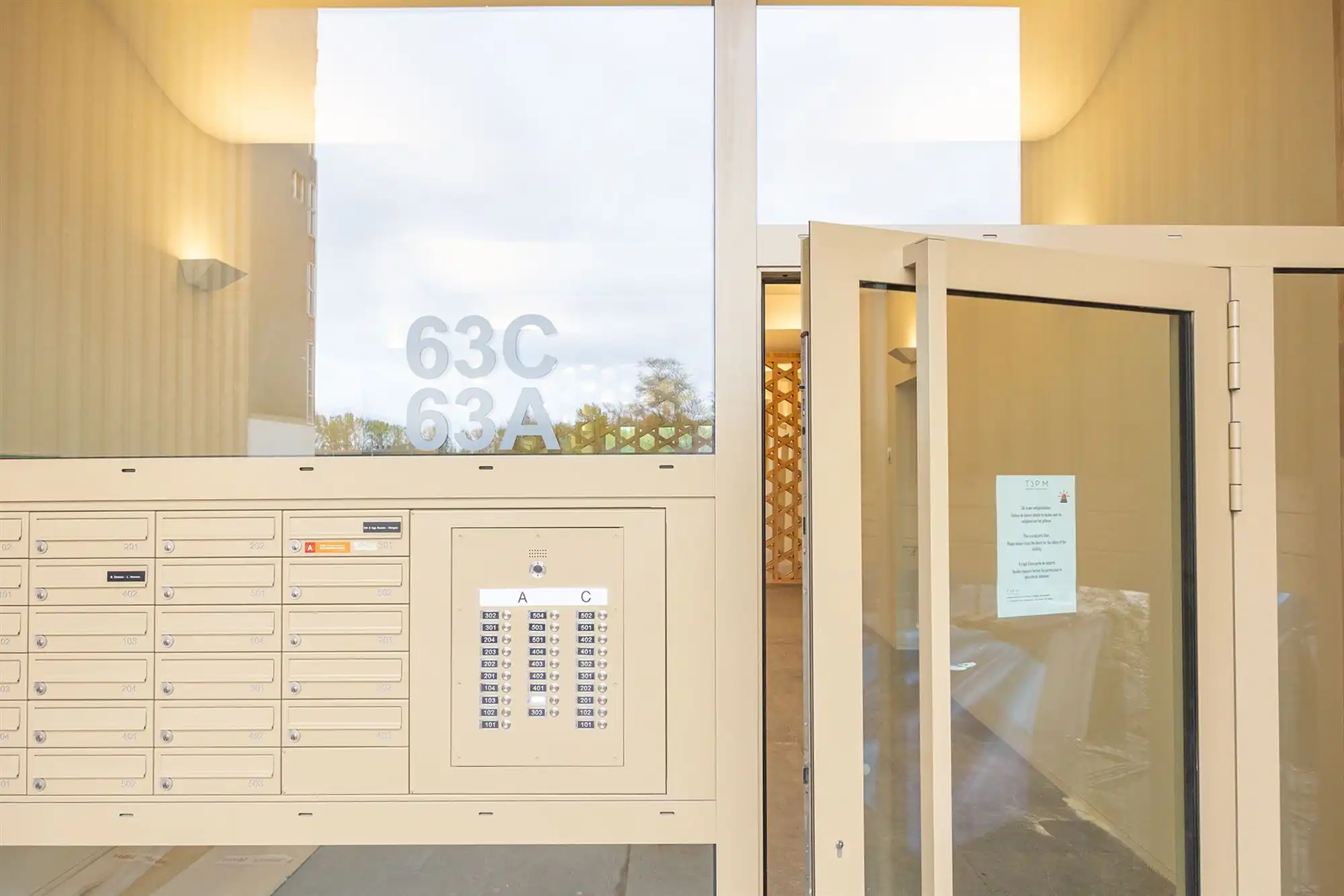 Shigeru Ban: app. met 3 slpkmrs., 2 bank. en 2 terrassen foto 30