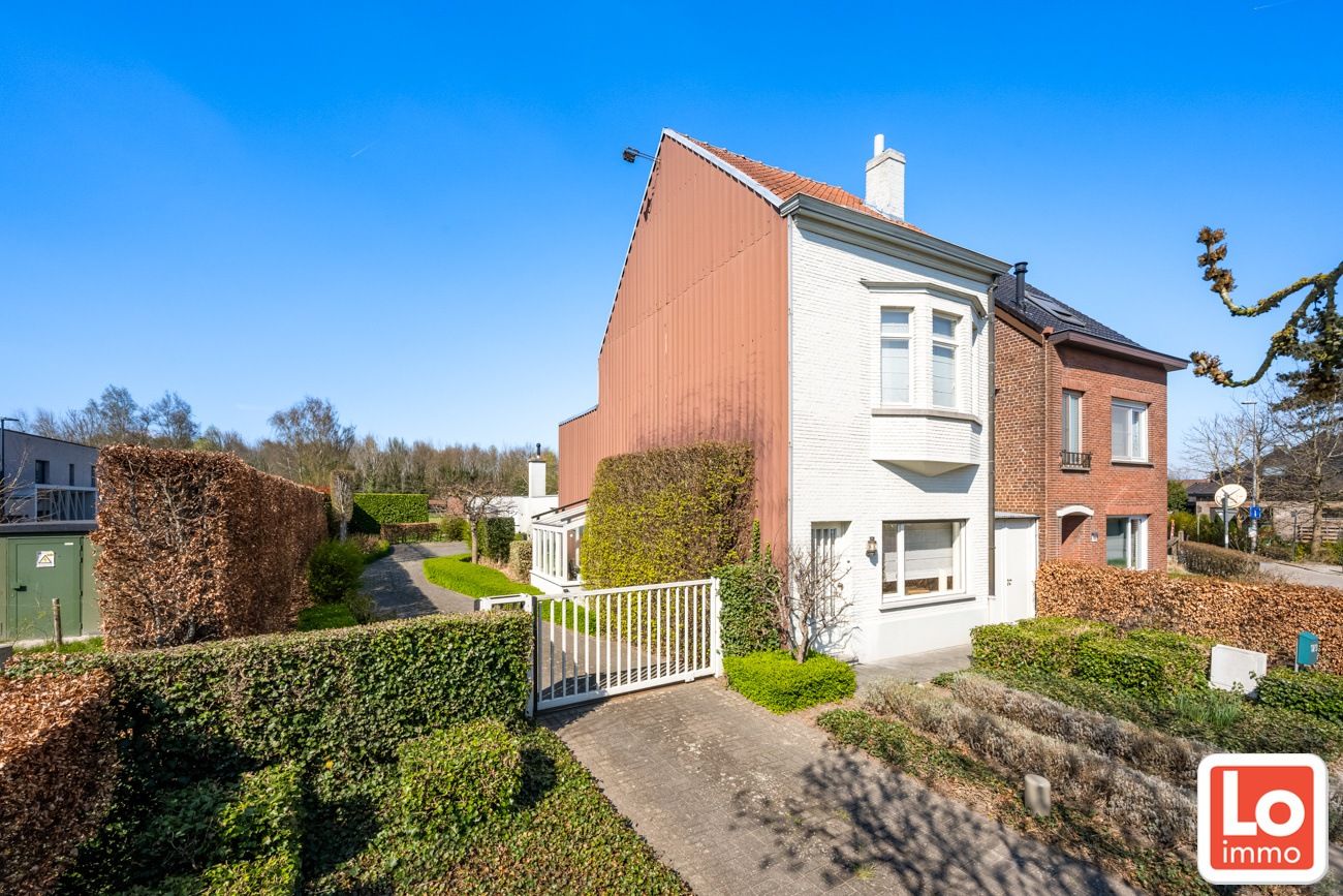 Prachtige eigendom op 1774m² met ruime garage/magazijn en 5 slaapkamers foto 4