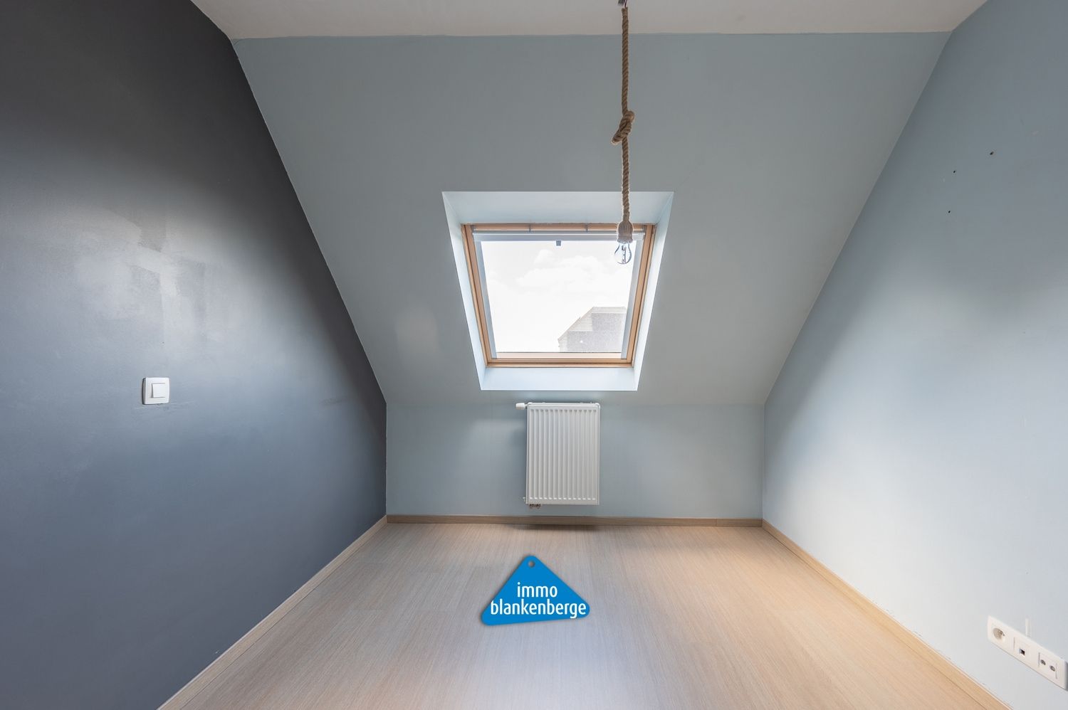 Bel-etage met een Lichtrijke Leefruimte, Grote Garage en een Zuidgerichte Tuin foto 16