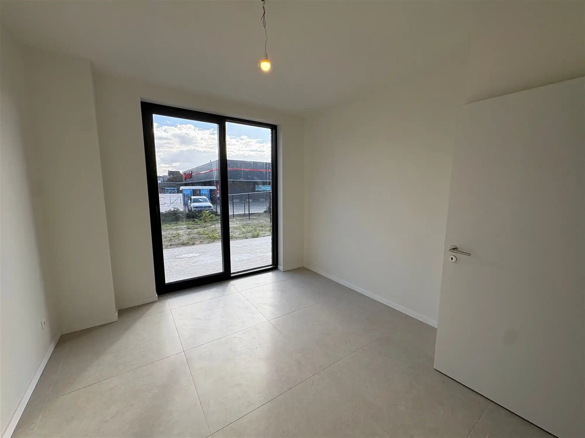 Ruim appartement met 1 slaapkamer en extra grote tuin. foto 14