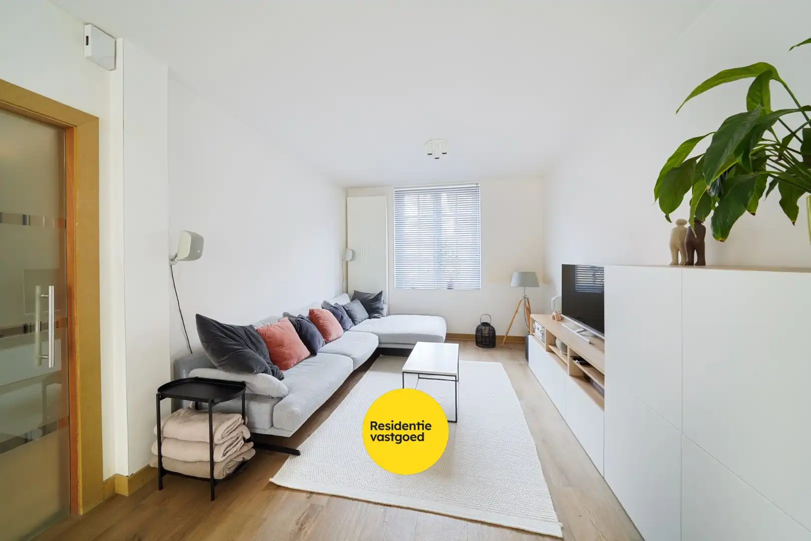 Instapklare gerenoveerde gezinswoning met 3 slaapkamers in Oostende foto 2