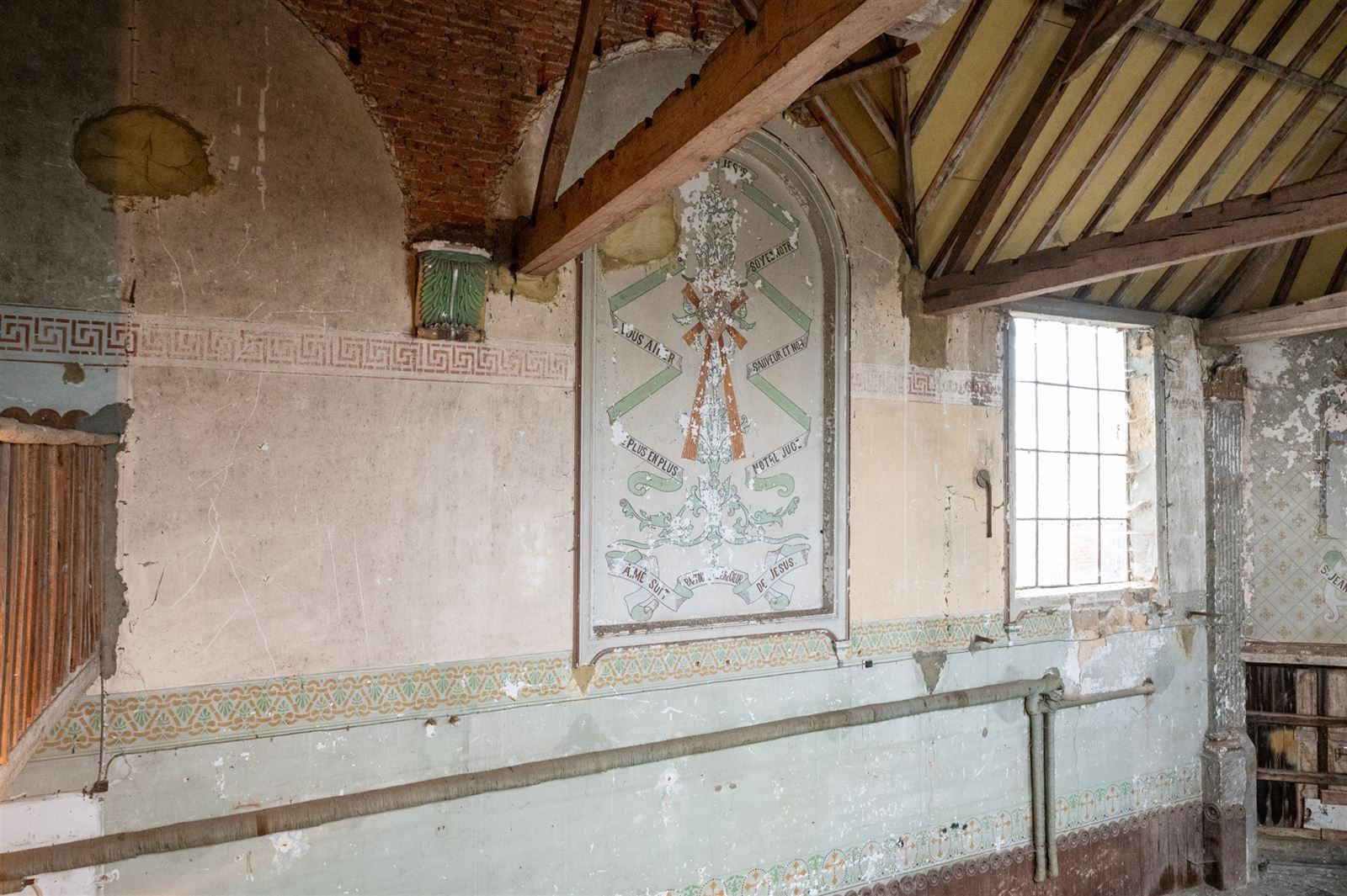 Uitzonderlijk renovatieproject met authentieke kapel! foto 2