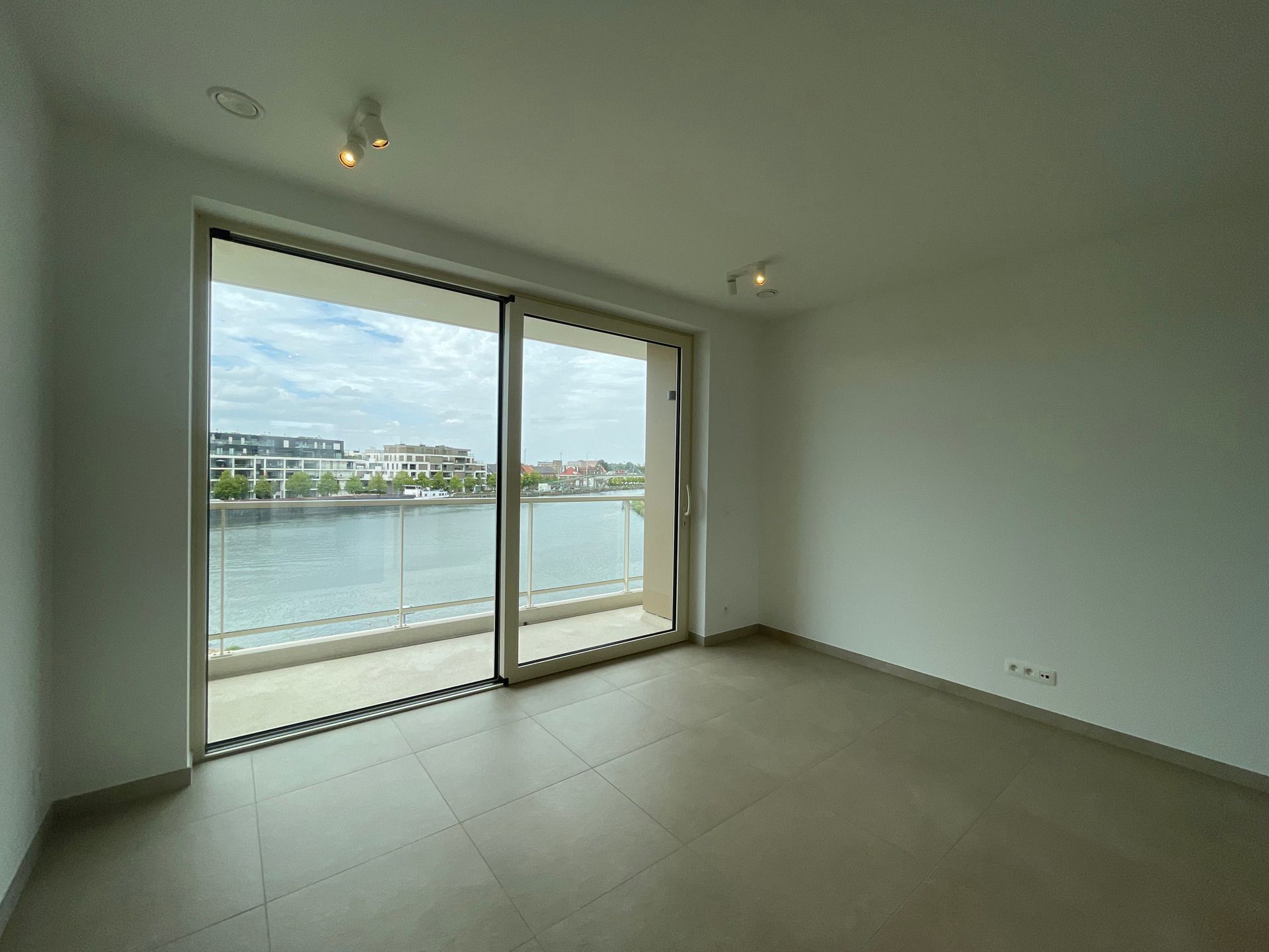 Nieuwbouwappartement met Scheldezicht en zonneterras foto 2