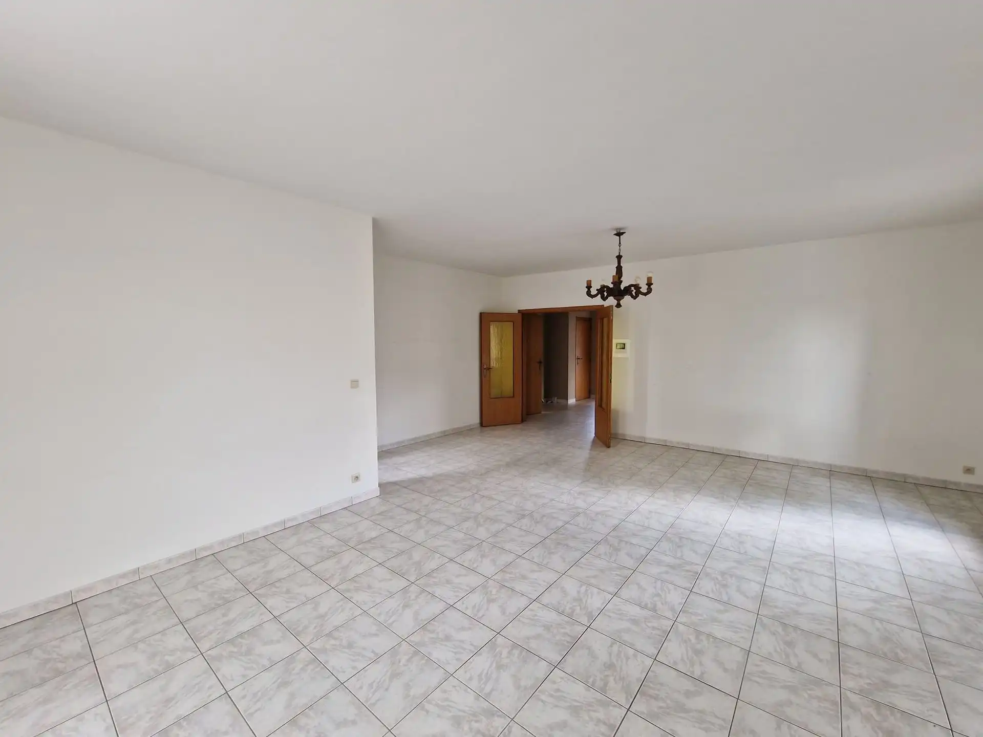 GOED GELEGEN APPARTEMENT MET GARAGE foto 4
