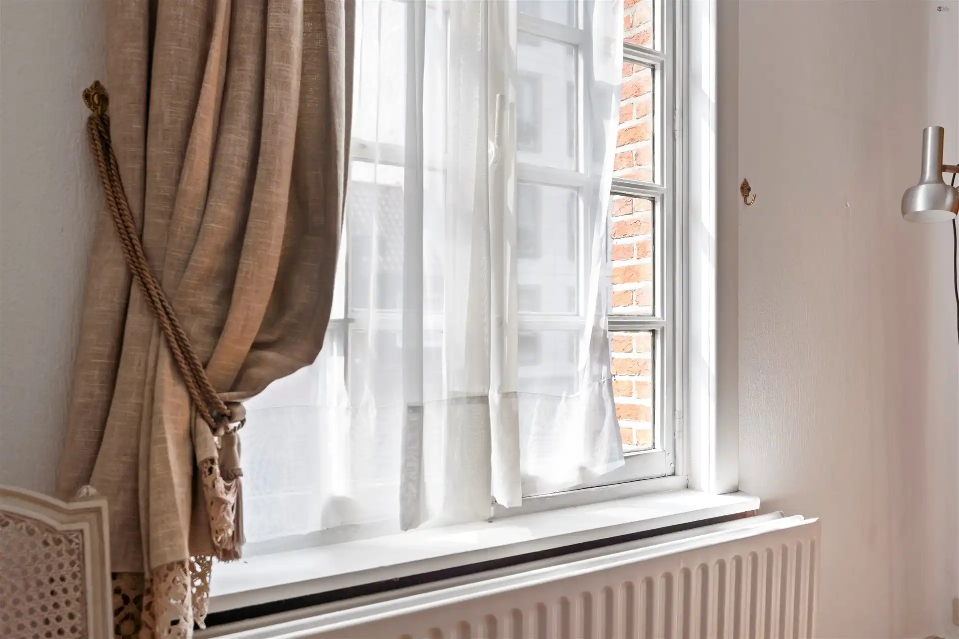 Voormalige dokterswoning, zeer unieke woning mt grote oppervlakten foto 34