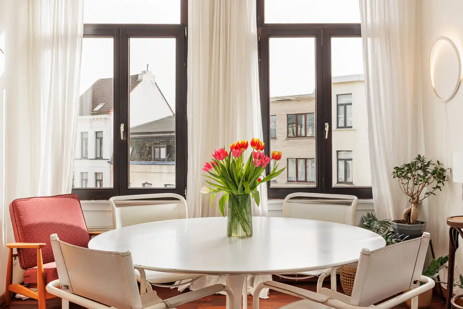 Instapklaar duplex-appartement op toplocatie aan den Bell op het Zuid te Antwerpen foto 4