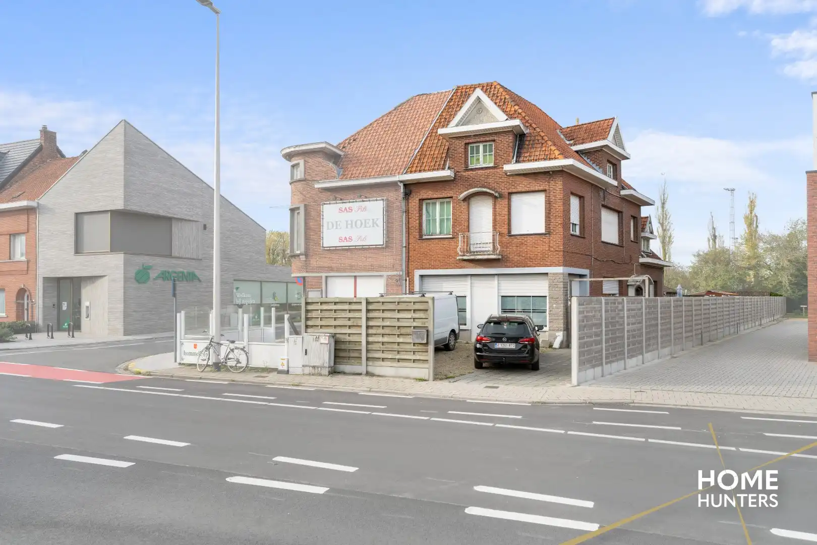 Te renoveren halfopen woning met 3 slaapkamers op 553 m² foto 13